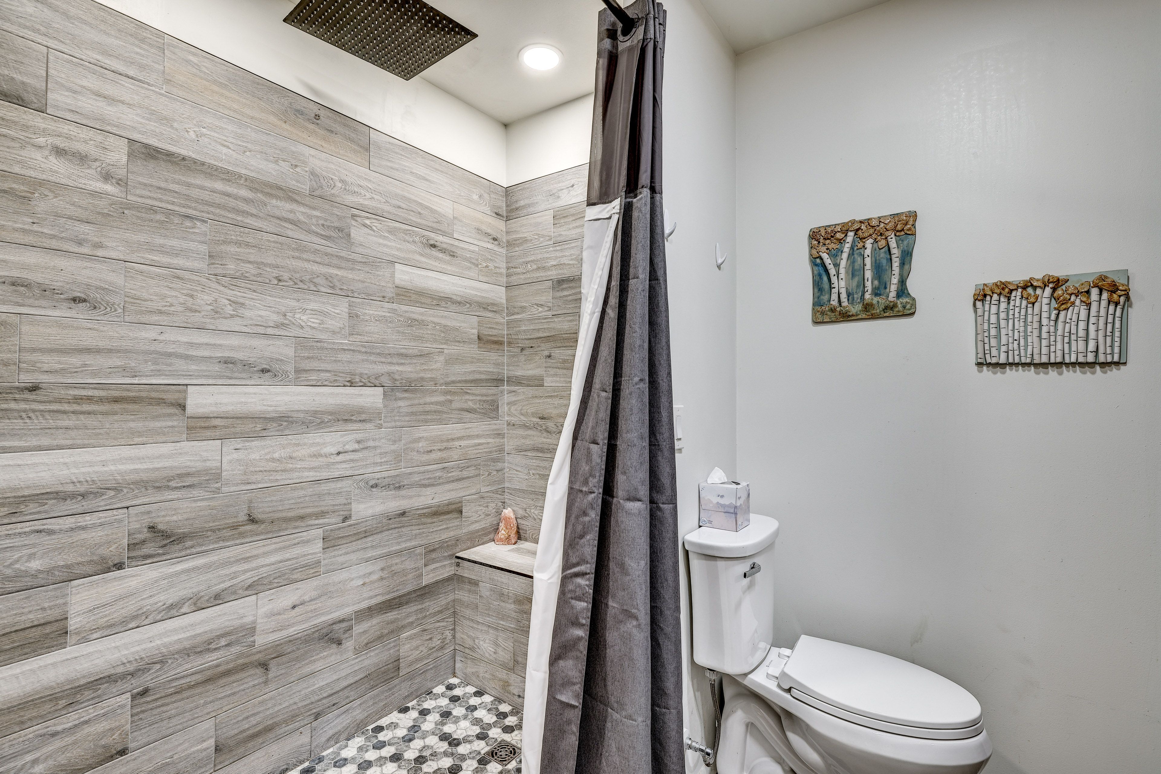 En-Suite Bathroom | 2nd Floor