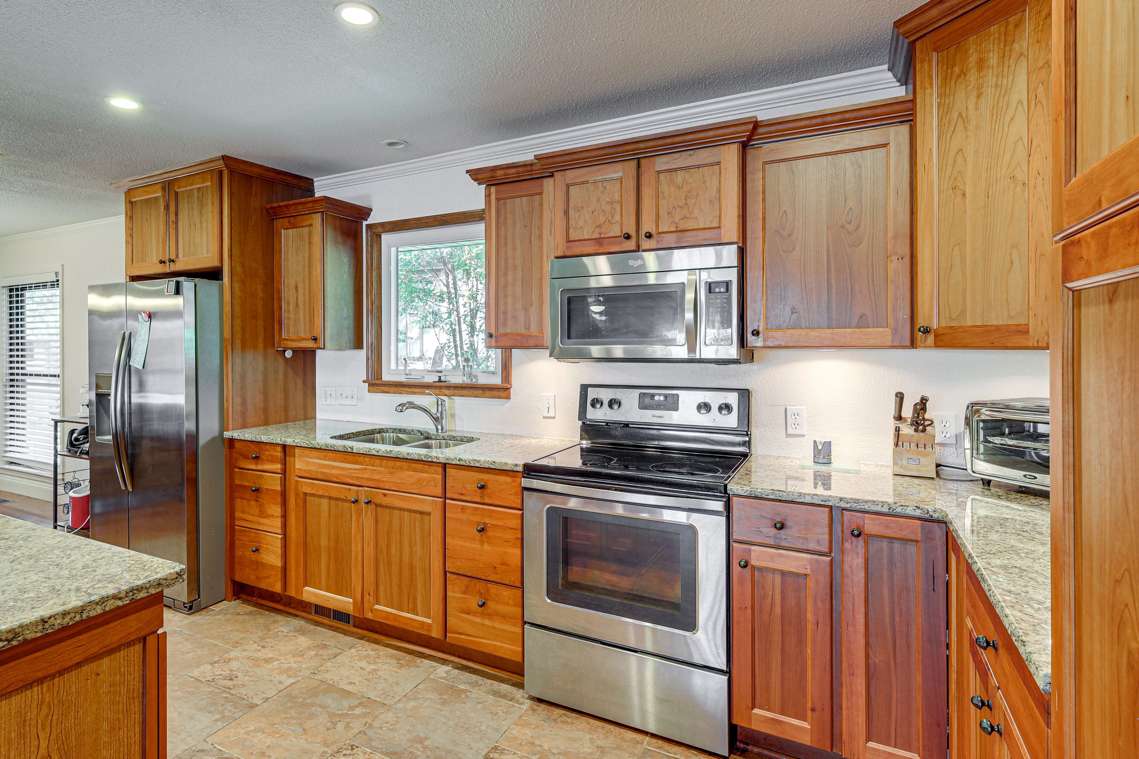 Kitchen | Main Level