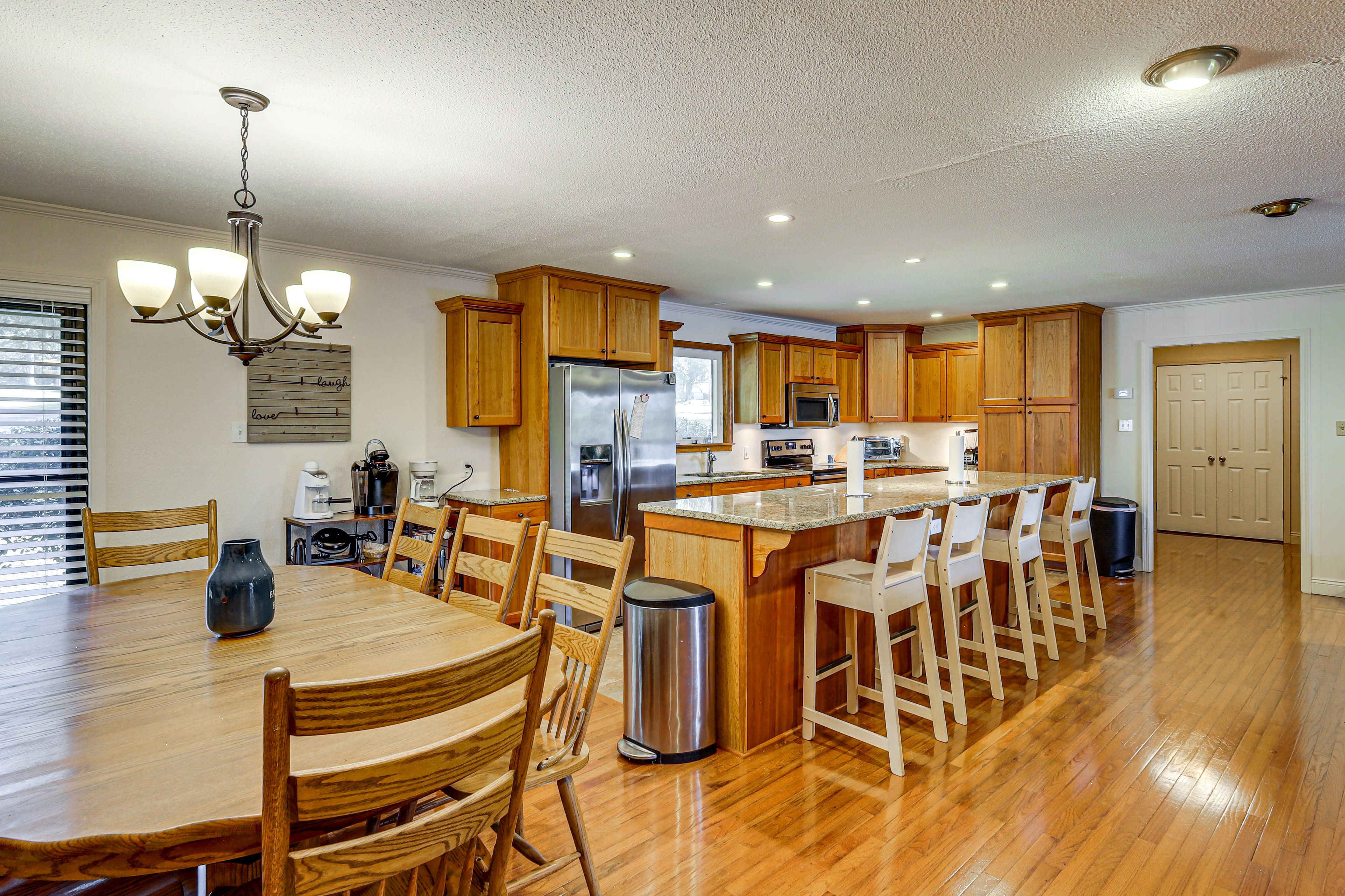 Breakfast Bar | Main Level