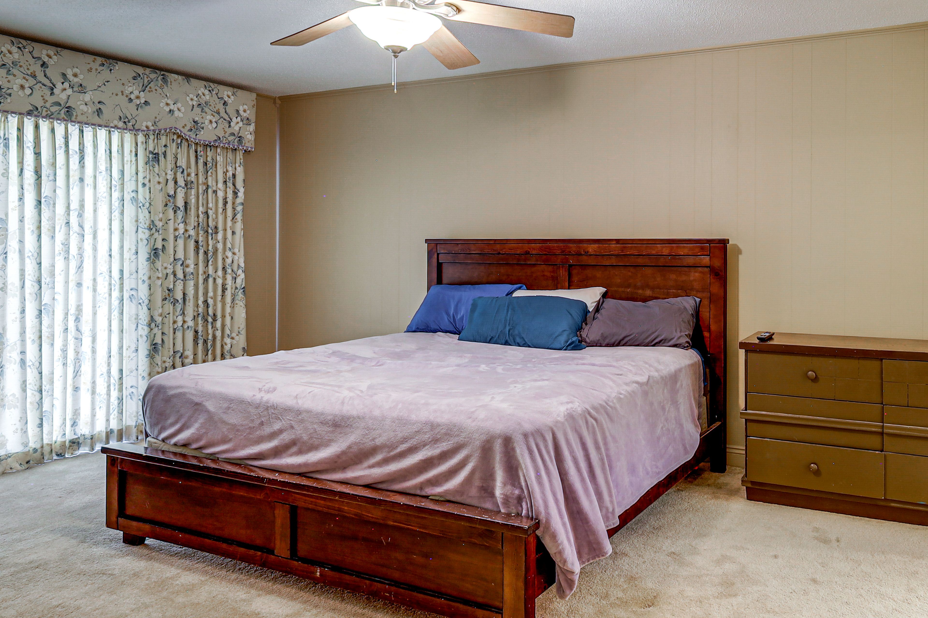 Bedroom 1 | King Bed | Main Level