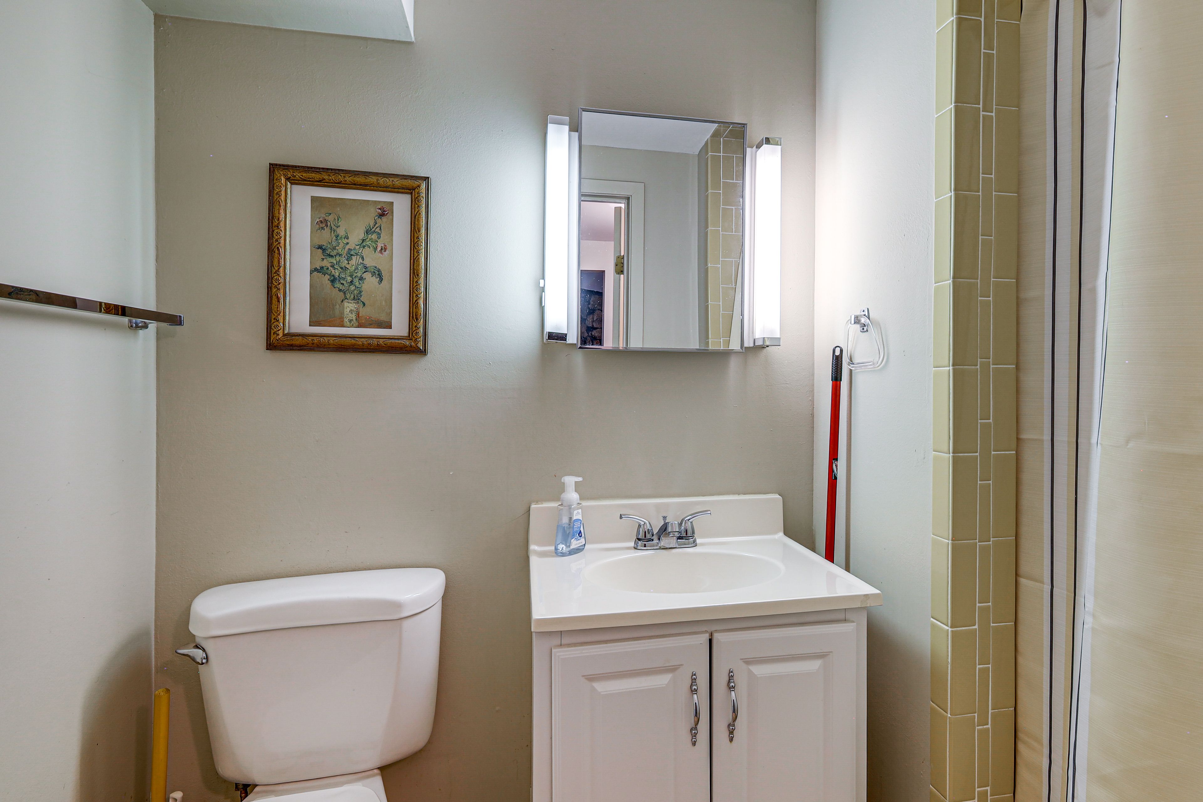 Full Bathroom | Lower Level