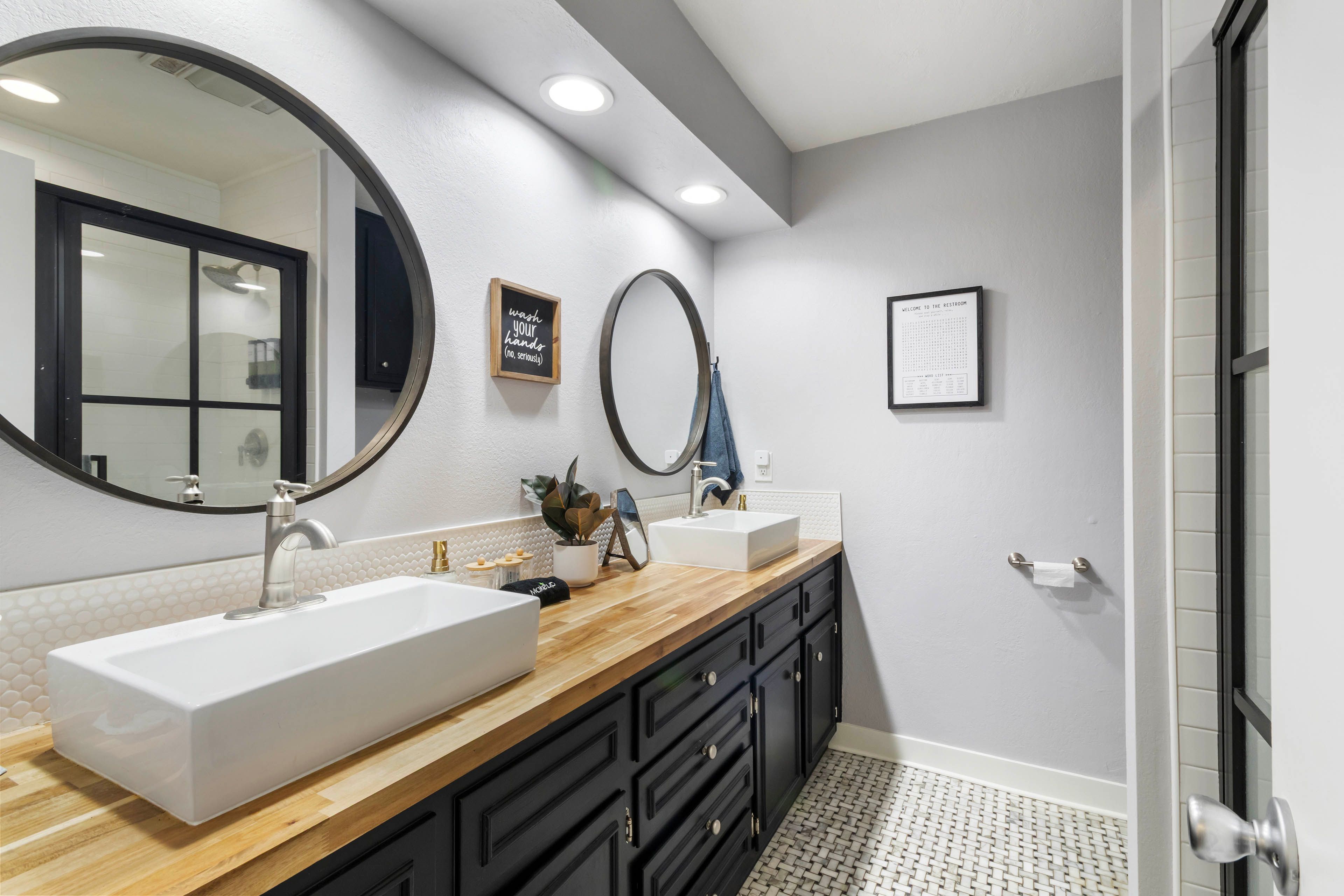 En-Suite Bathroom