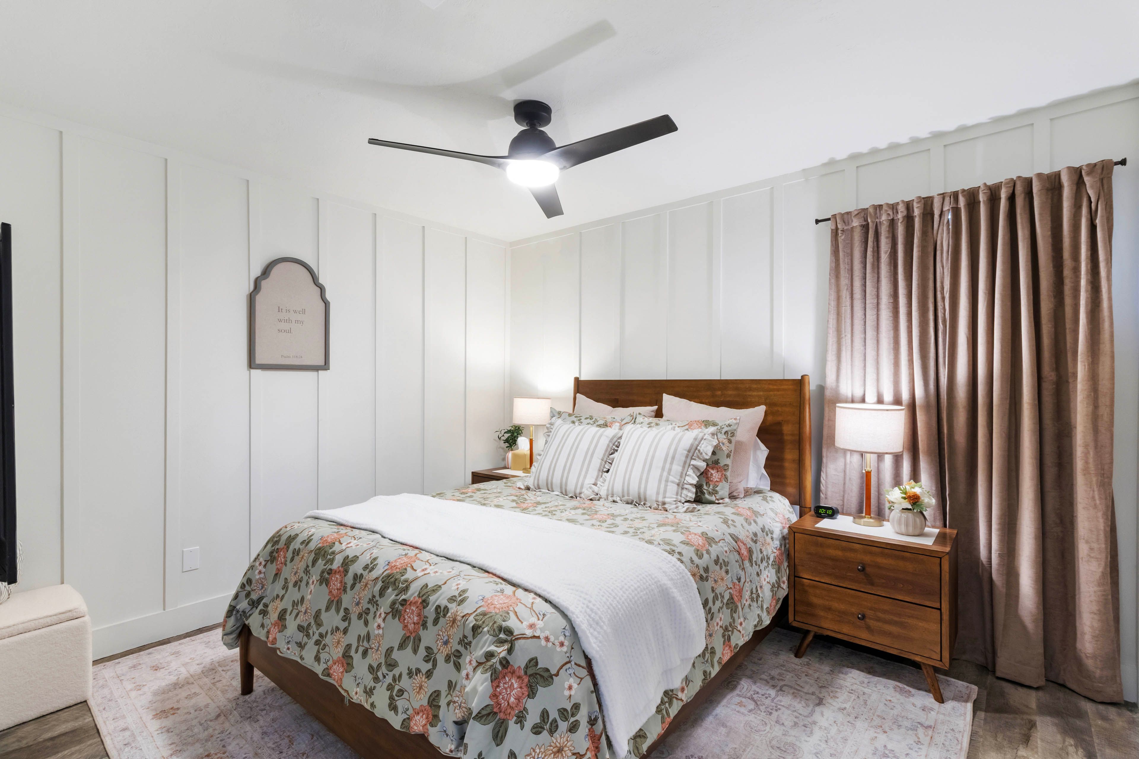 Bedroom 3 | Queen Bed