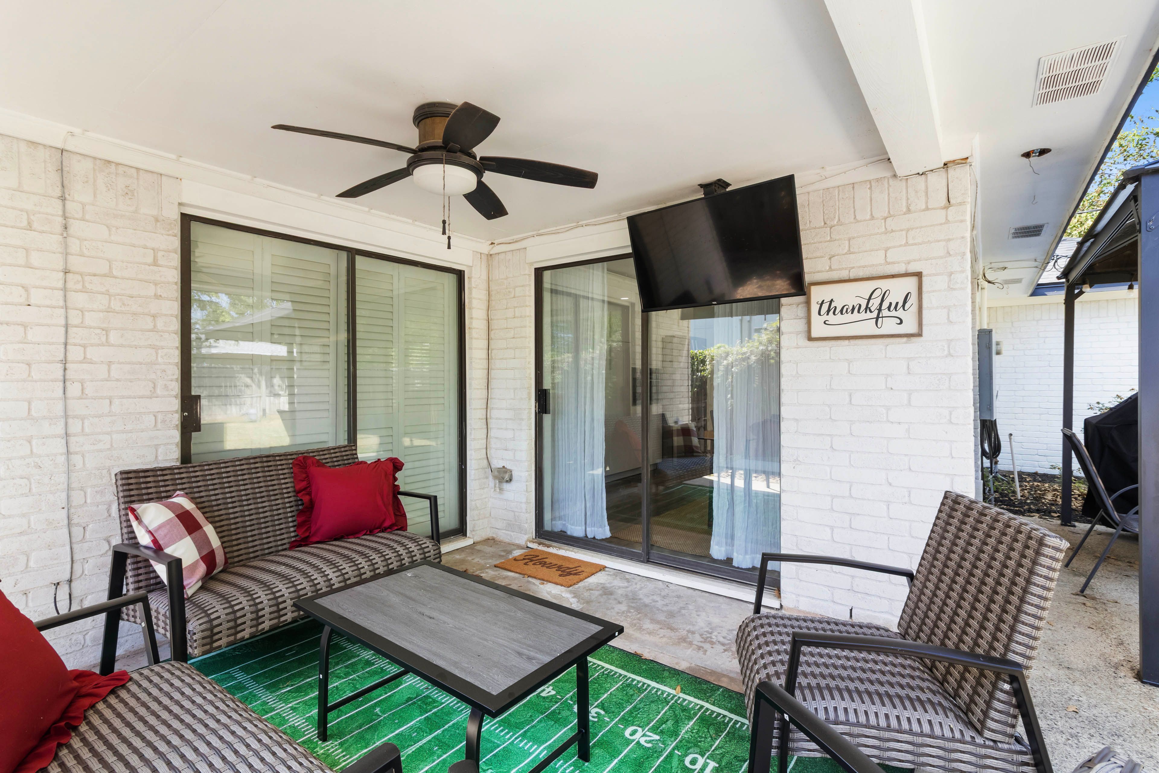 Covered Patio w/ Seating