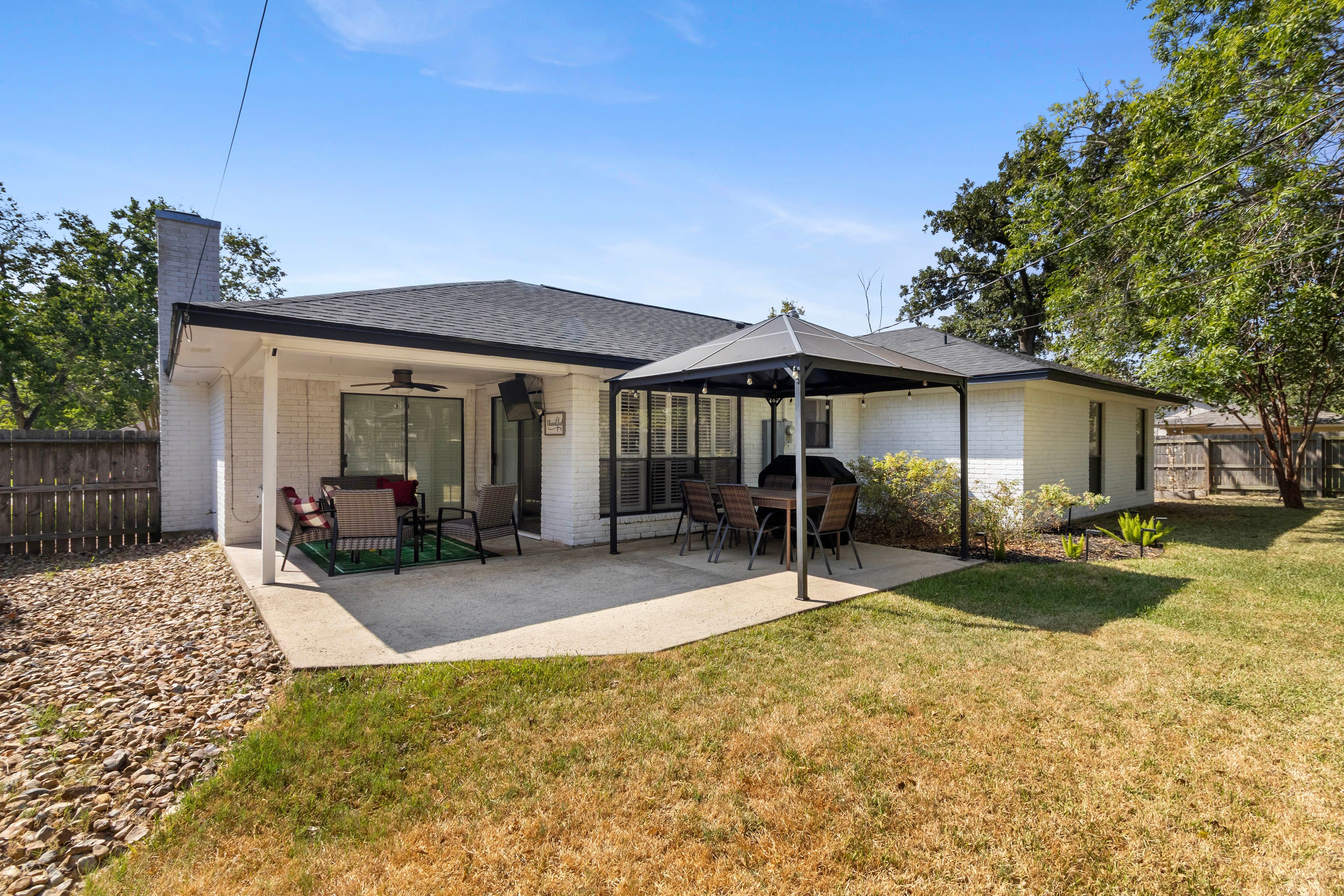 Private, Spacious Yard