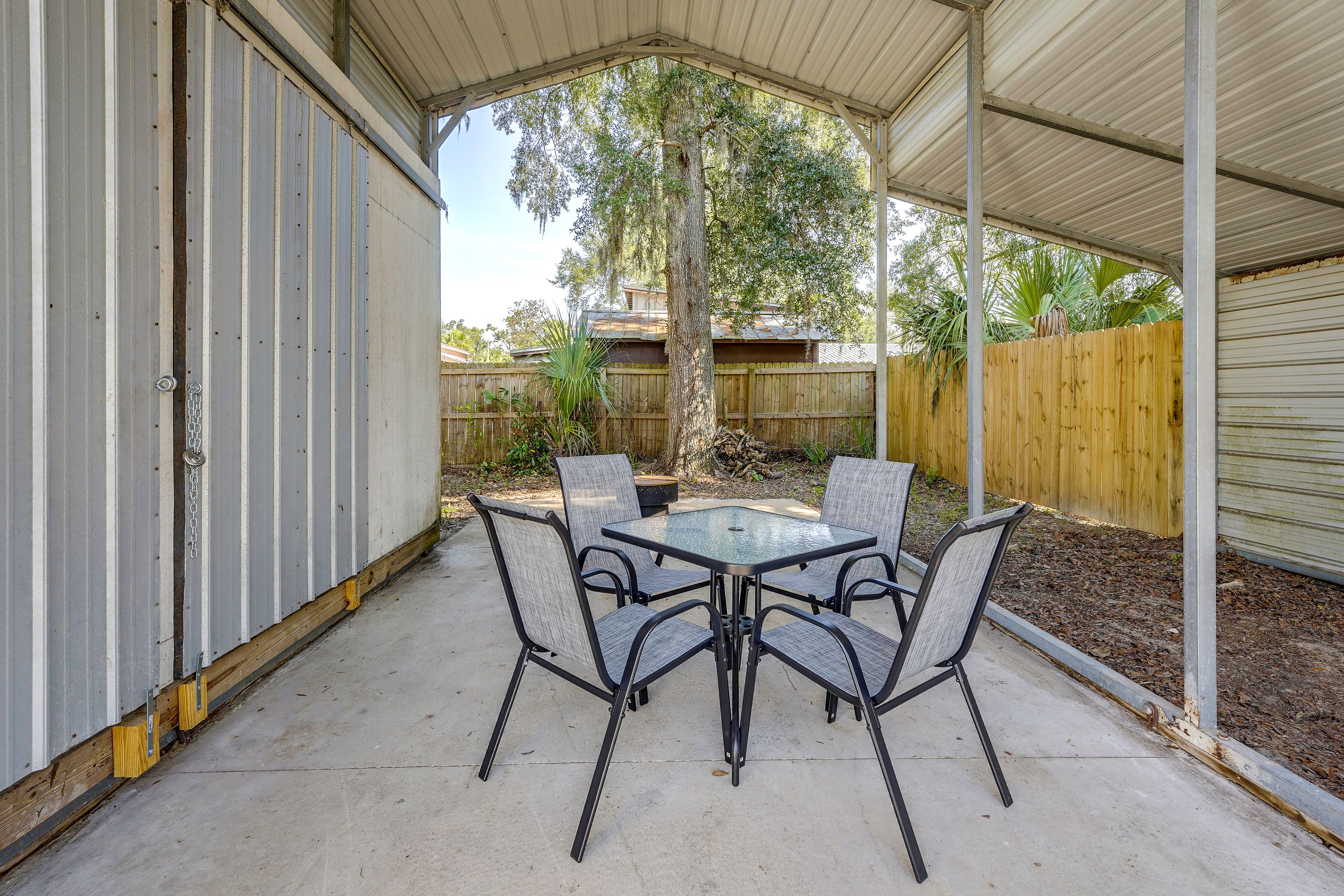 Covered Patio | Outdoor Dining | Fire Pit