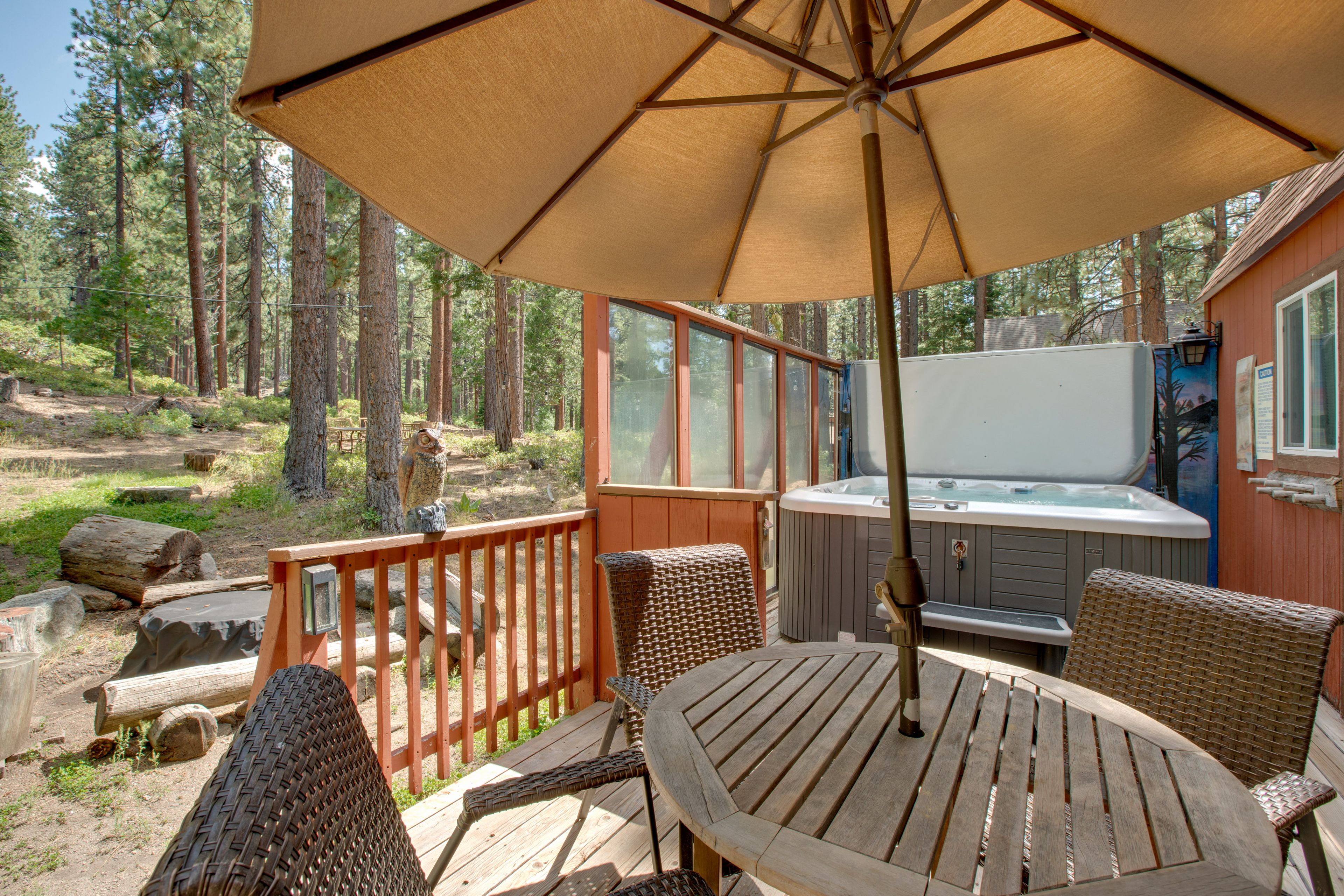 Furnished Deck | Hot Tub
