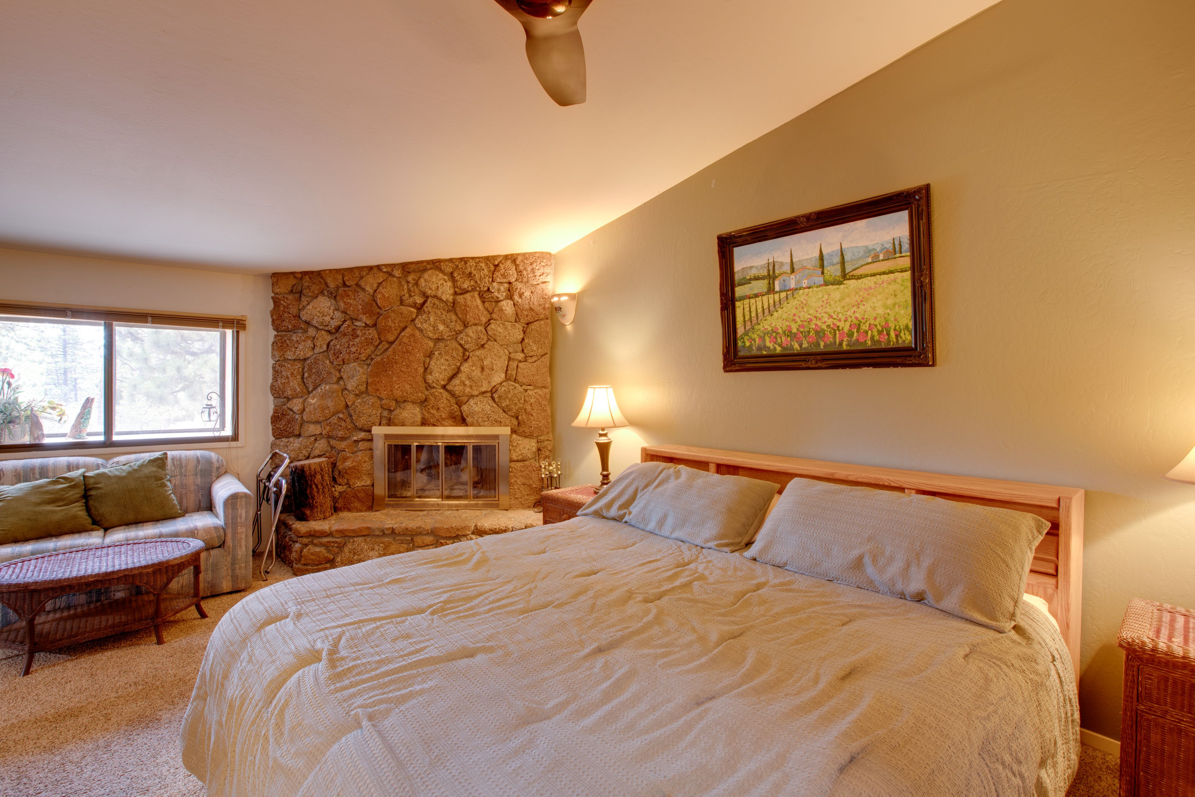 Bedroom 1 | King Bed