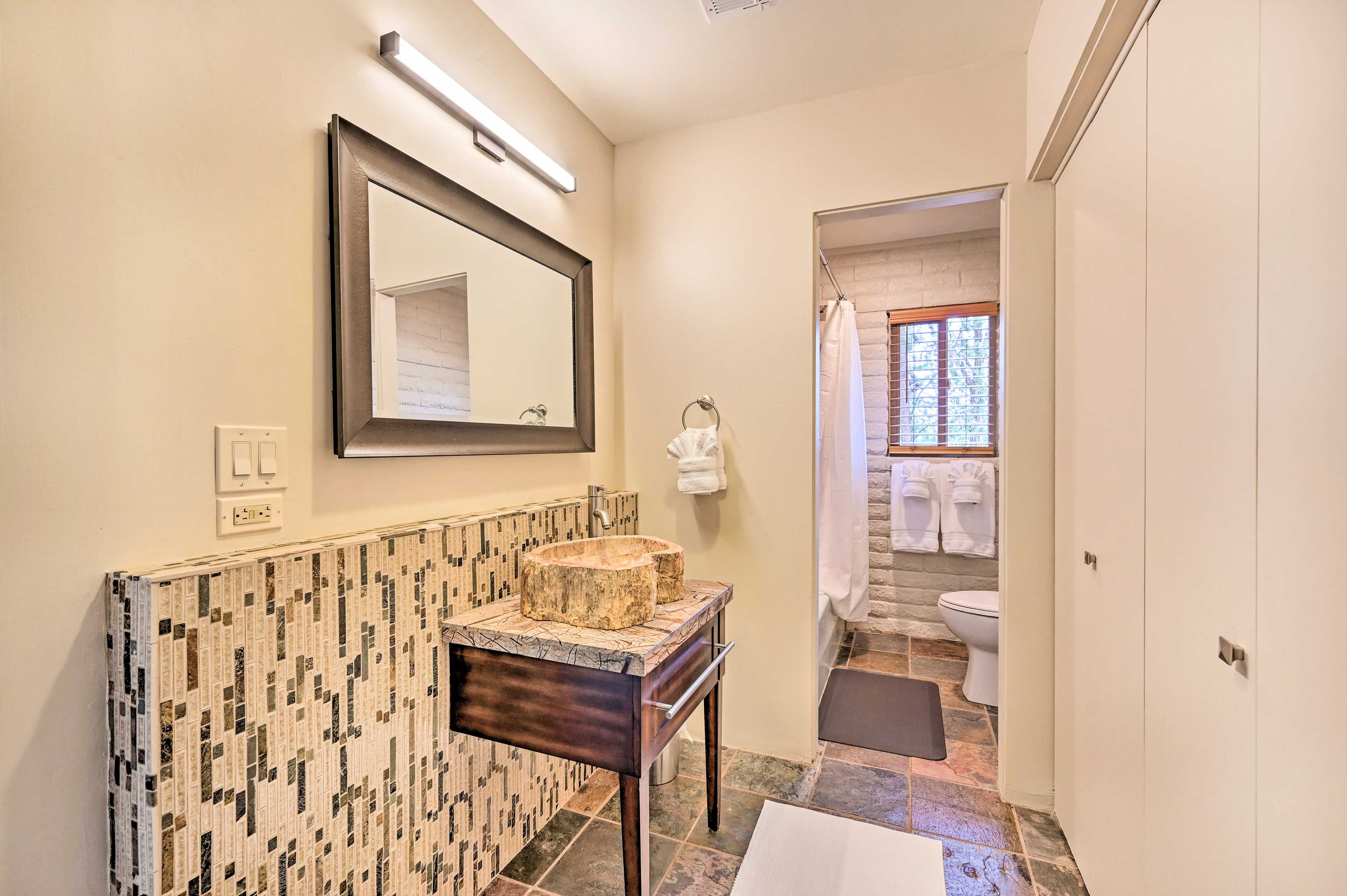 Main House | Full Bath