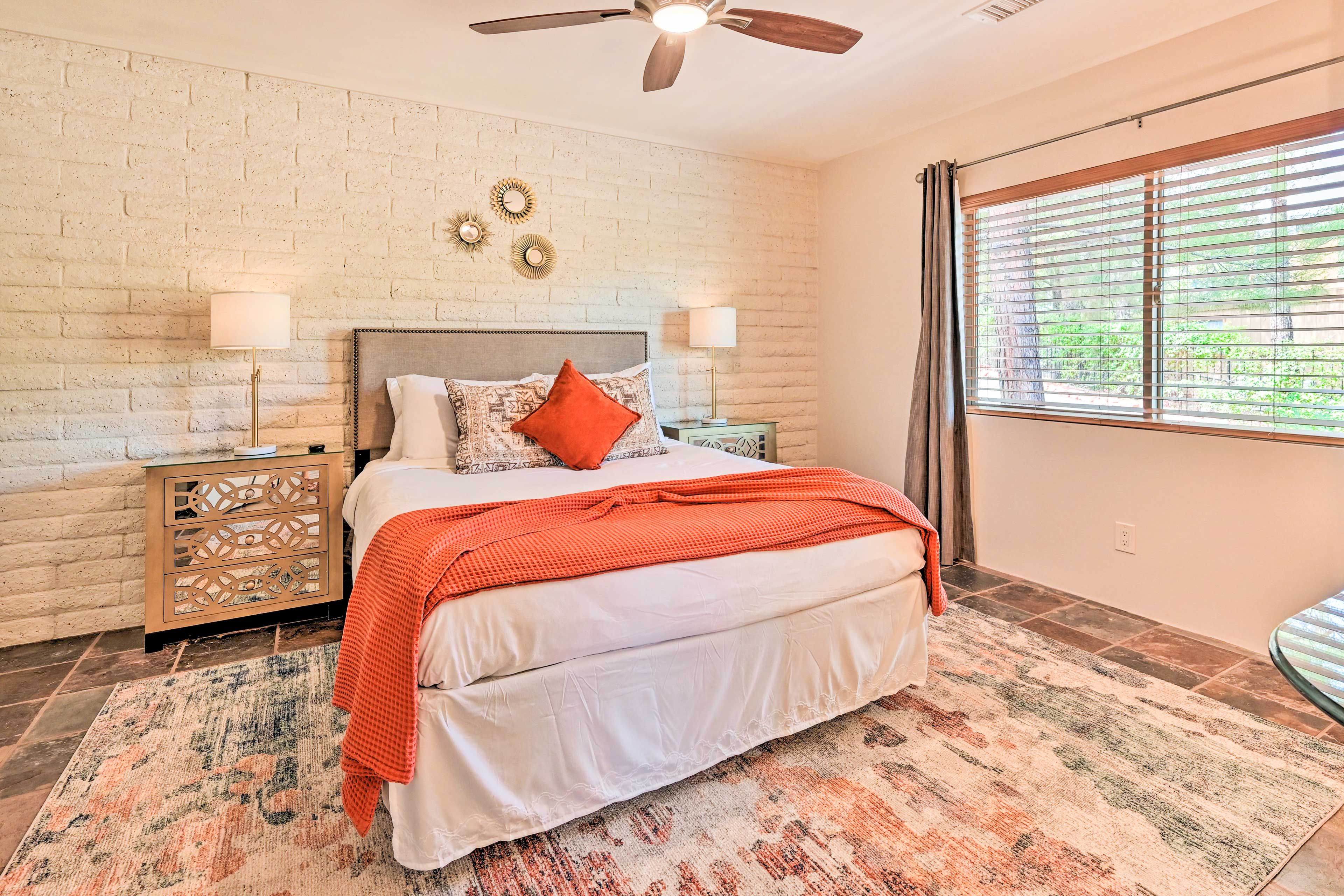 Main House | Bedroom 2 | Queen Bed