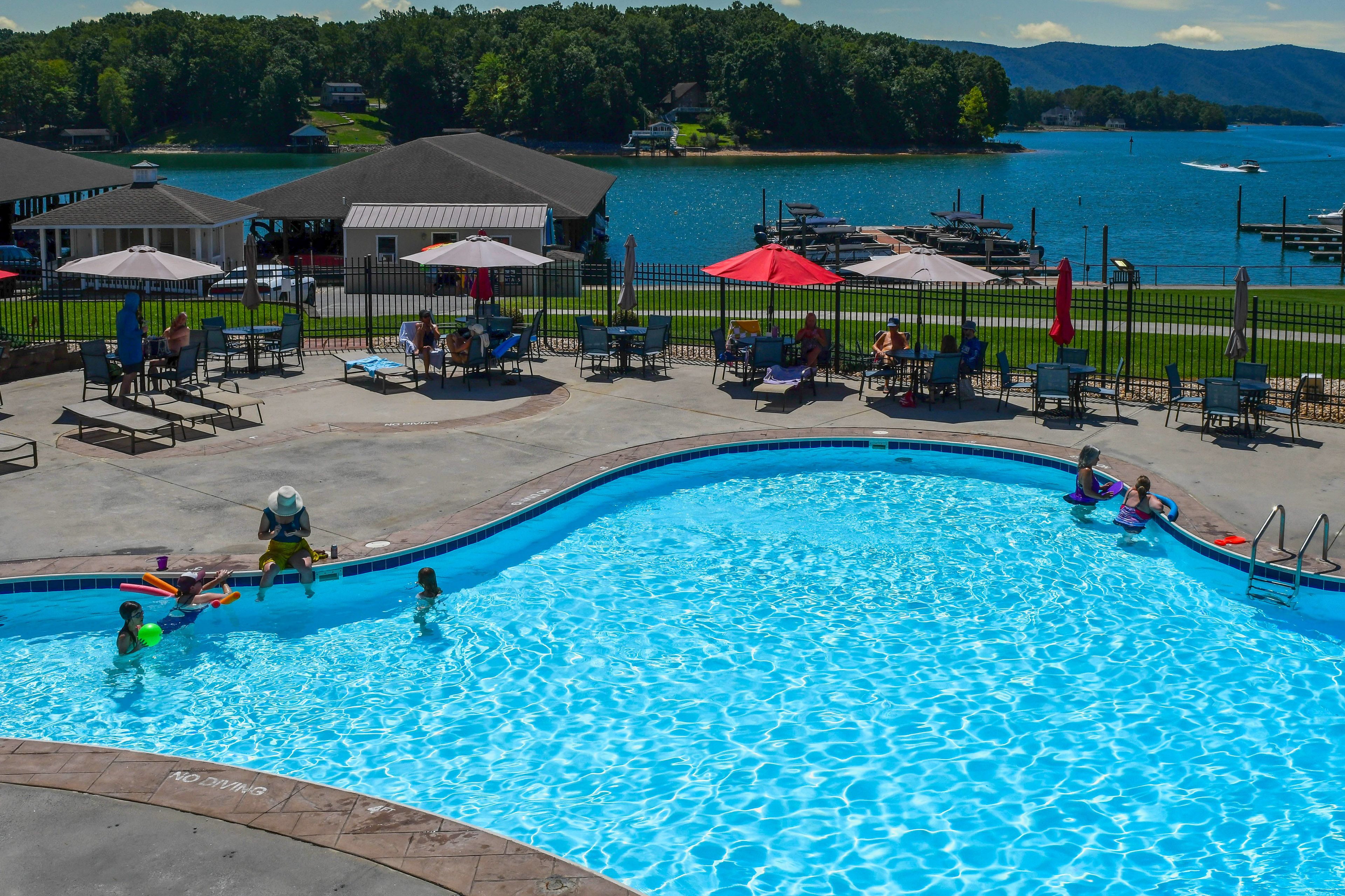 Mariners Village Amenities | Pool