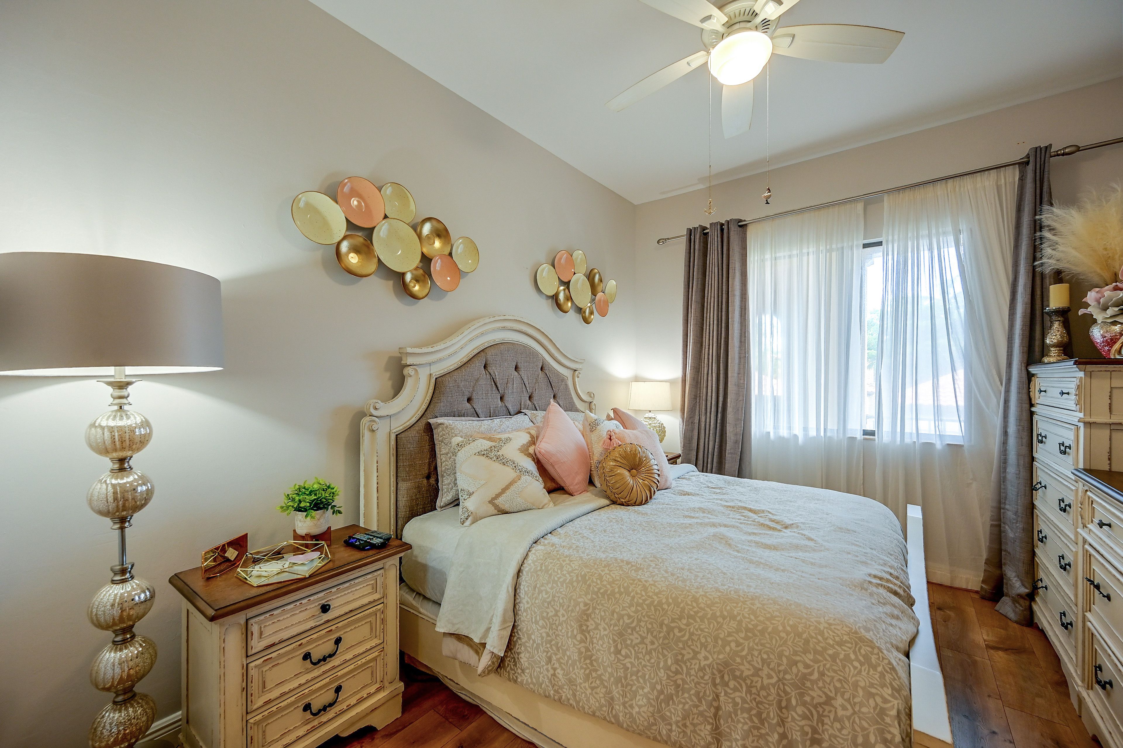Bedroom 2 | King Bed