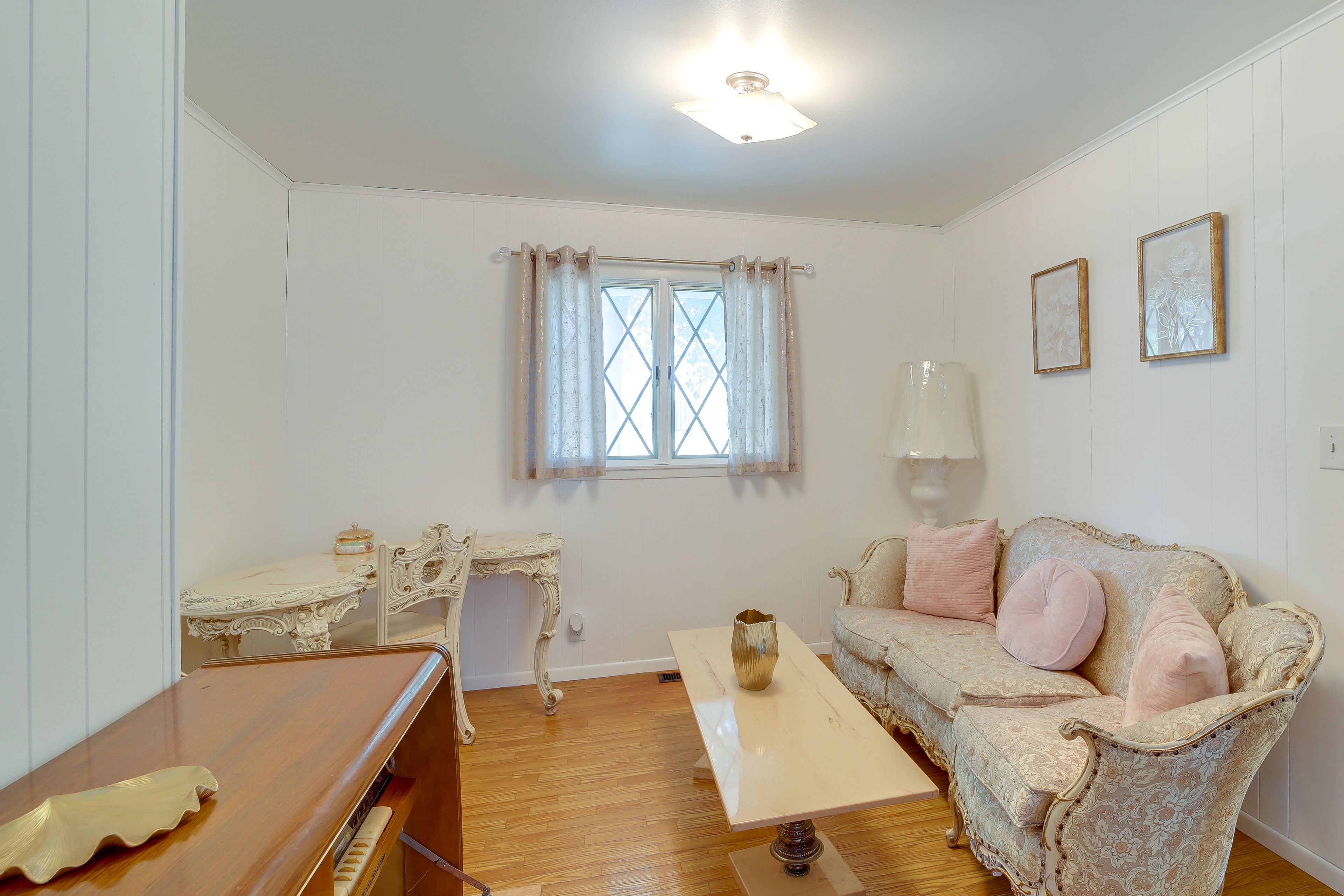 Sitting Room | 1st Floor