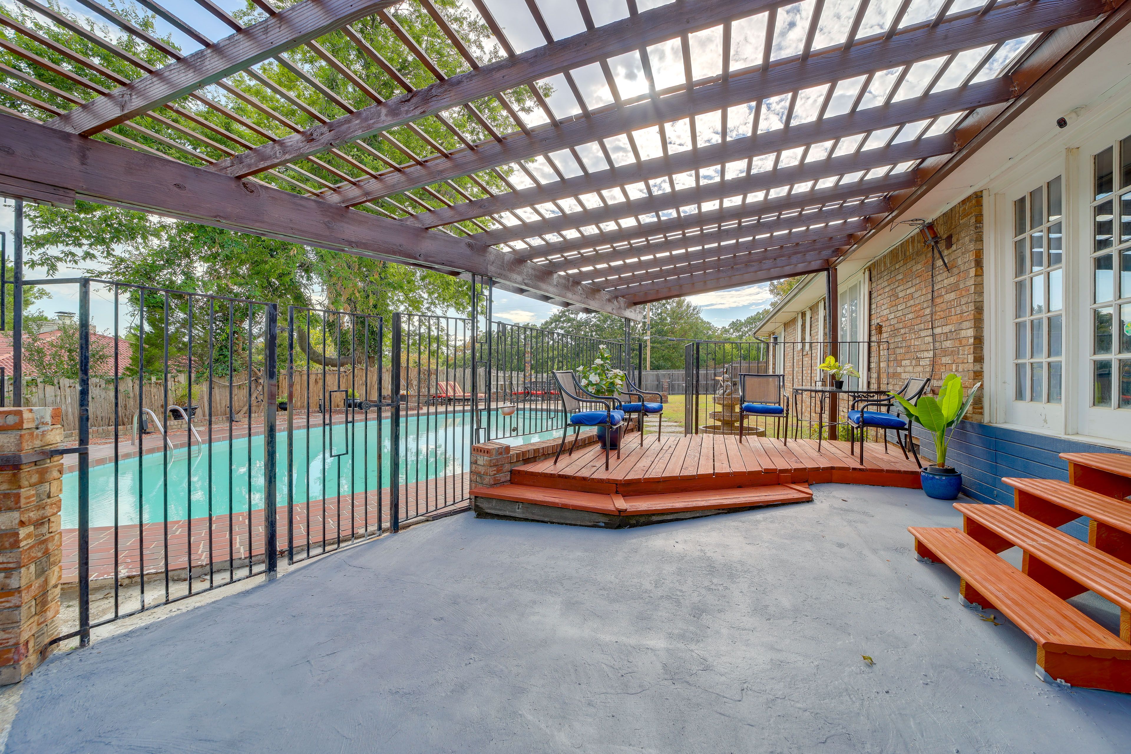 Covered Patio | Outdoor Dining & Seating Areas