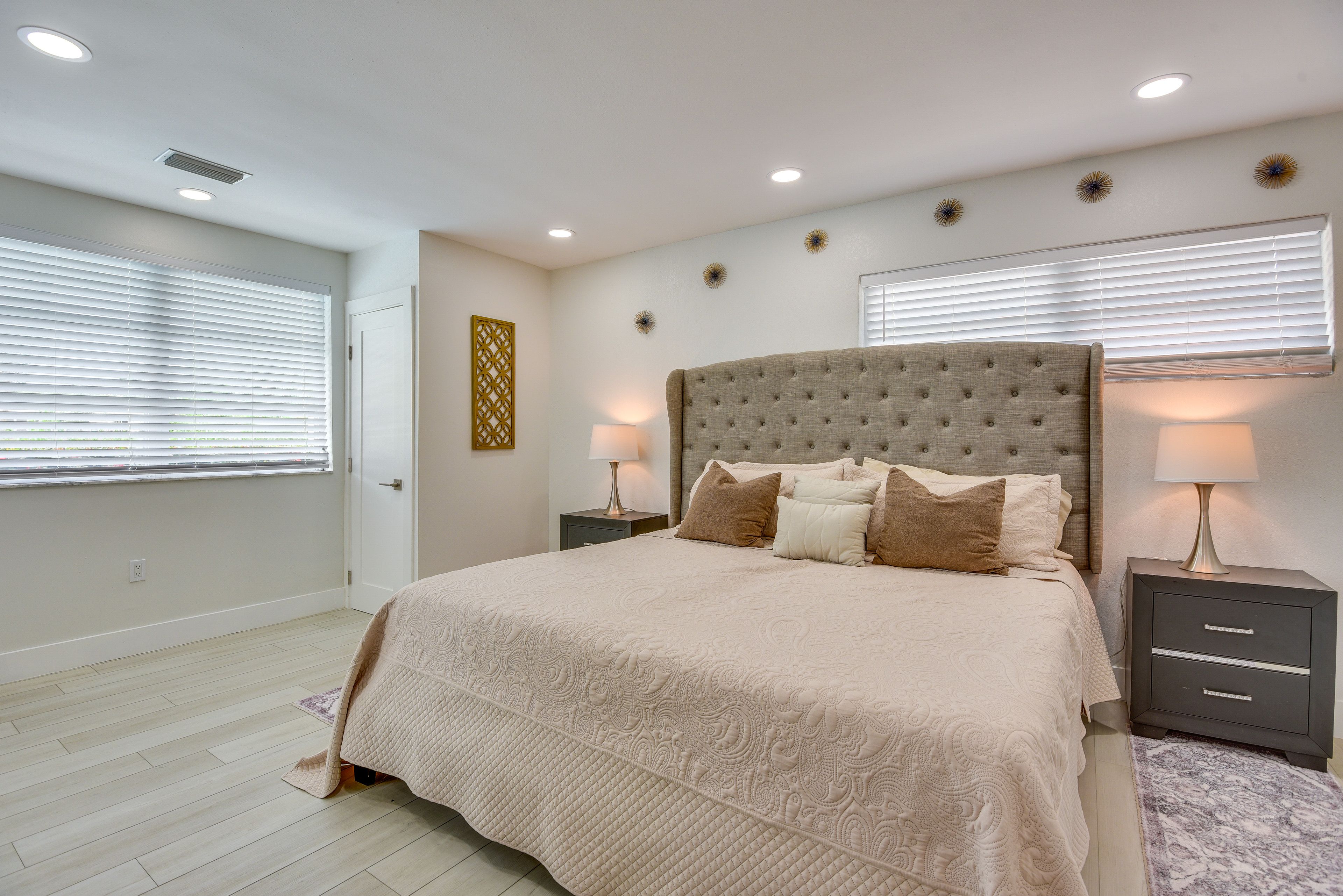 Bedroom 1 | King Bed