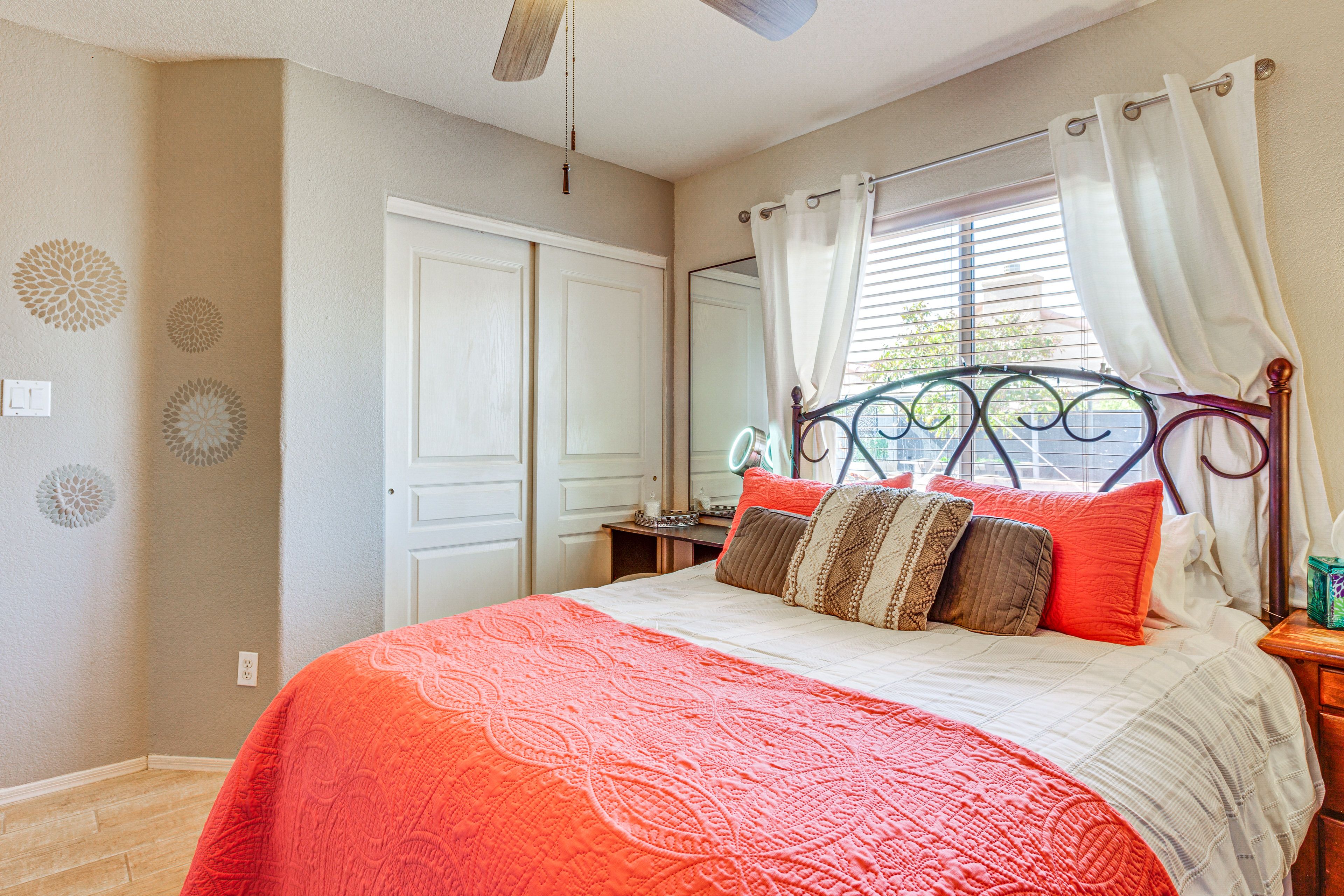 Bedroom 2 | Queen Bed