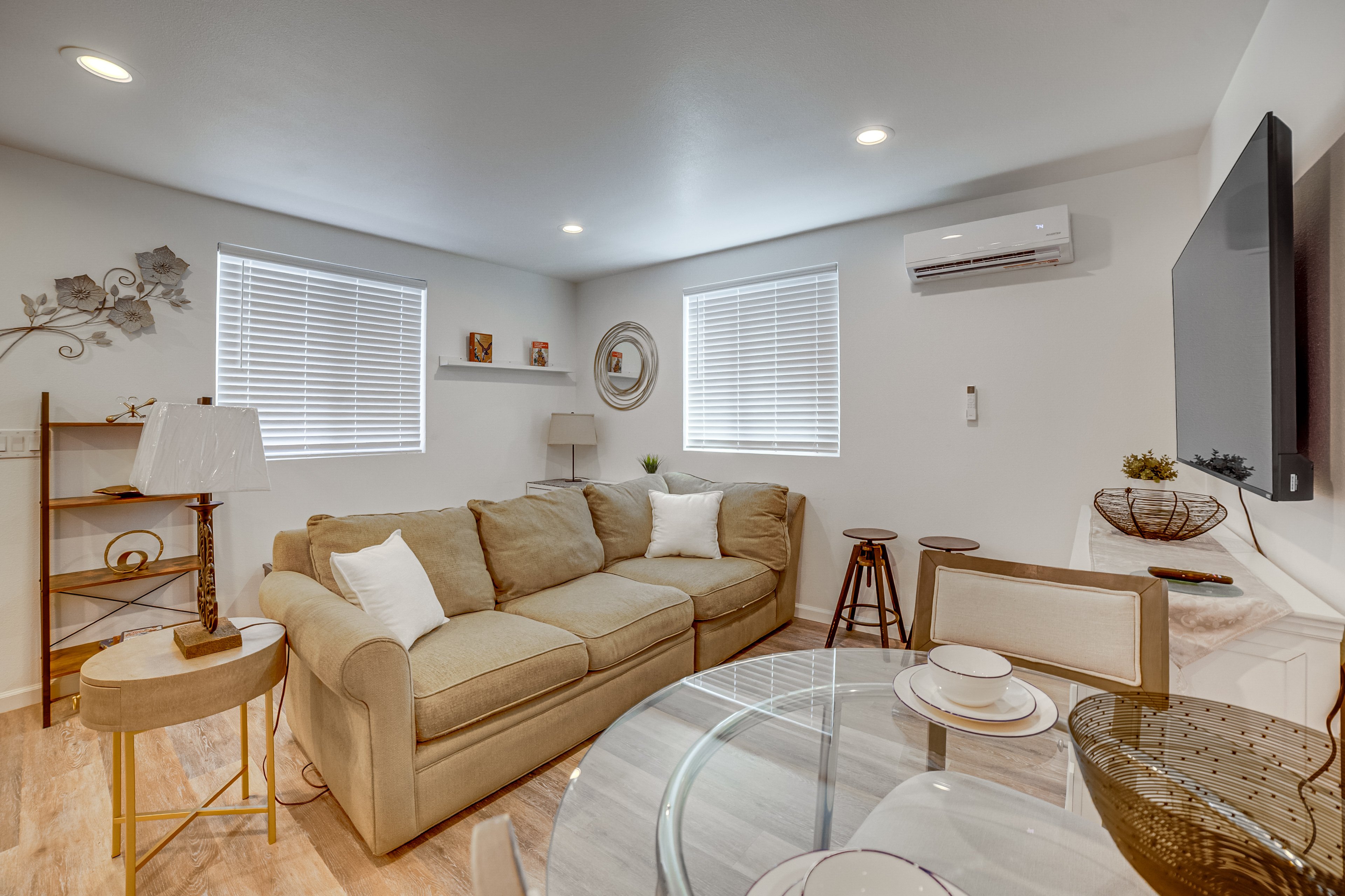 Riverside Vacation Rental | 2BR | 2BA | 850 Sq Ft | 1 Step to Enter
