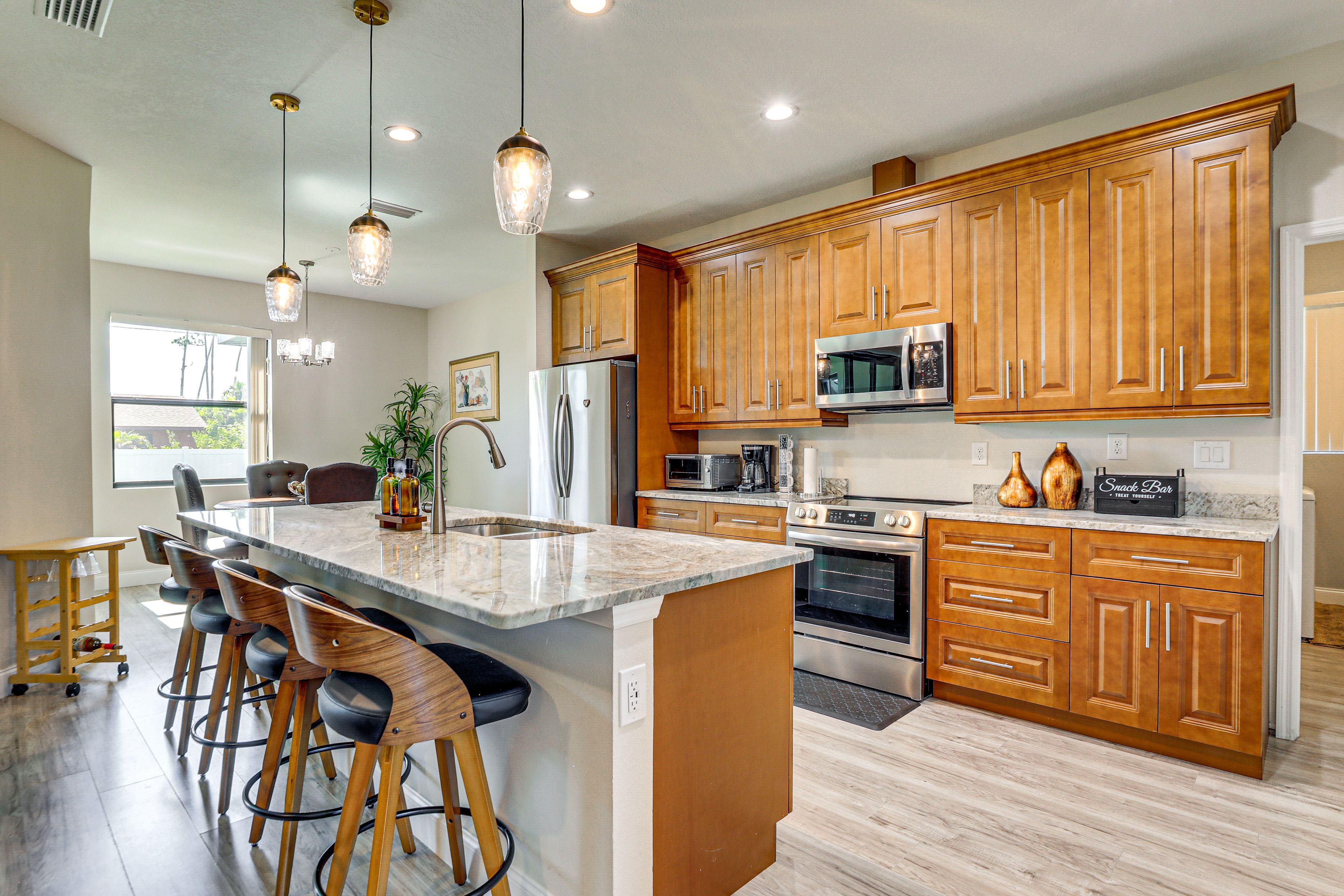 Eat-In Kitchen