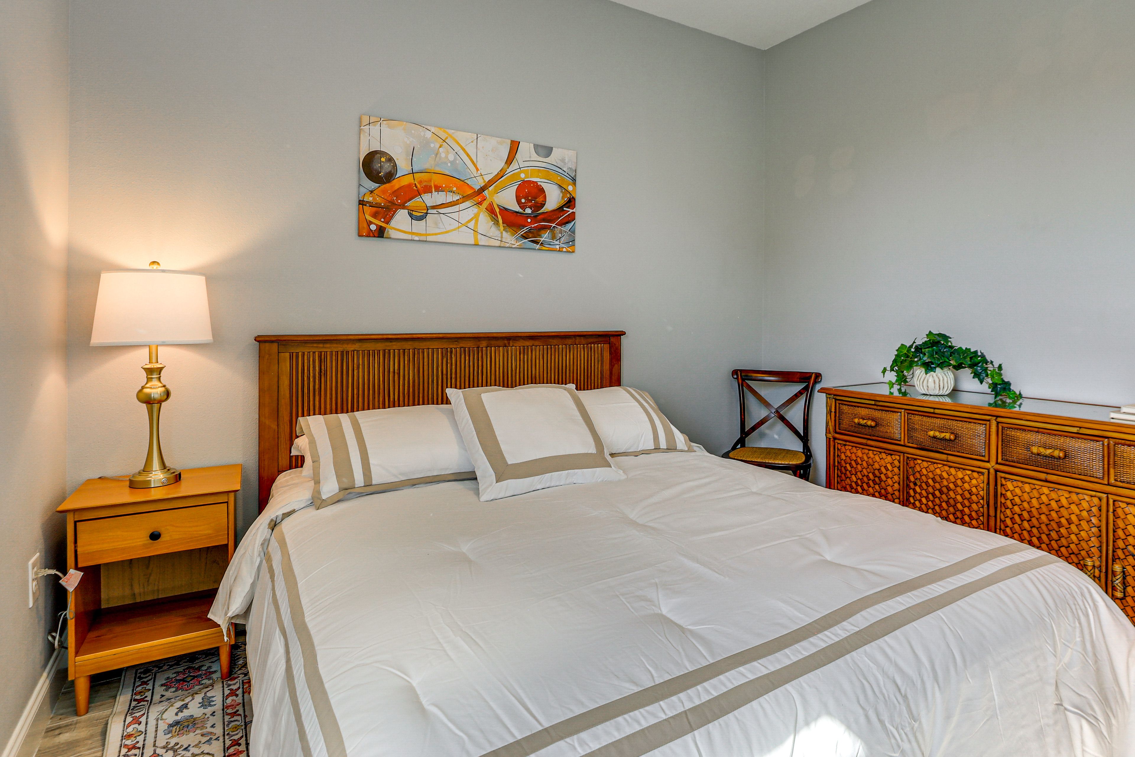 Bedroom 2 | Queen Bed