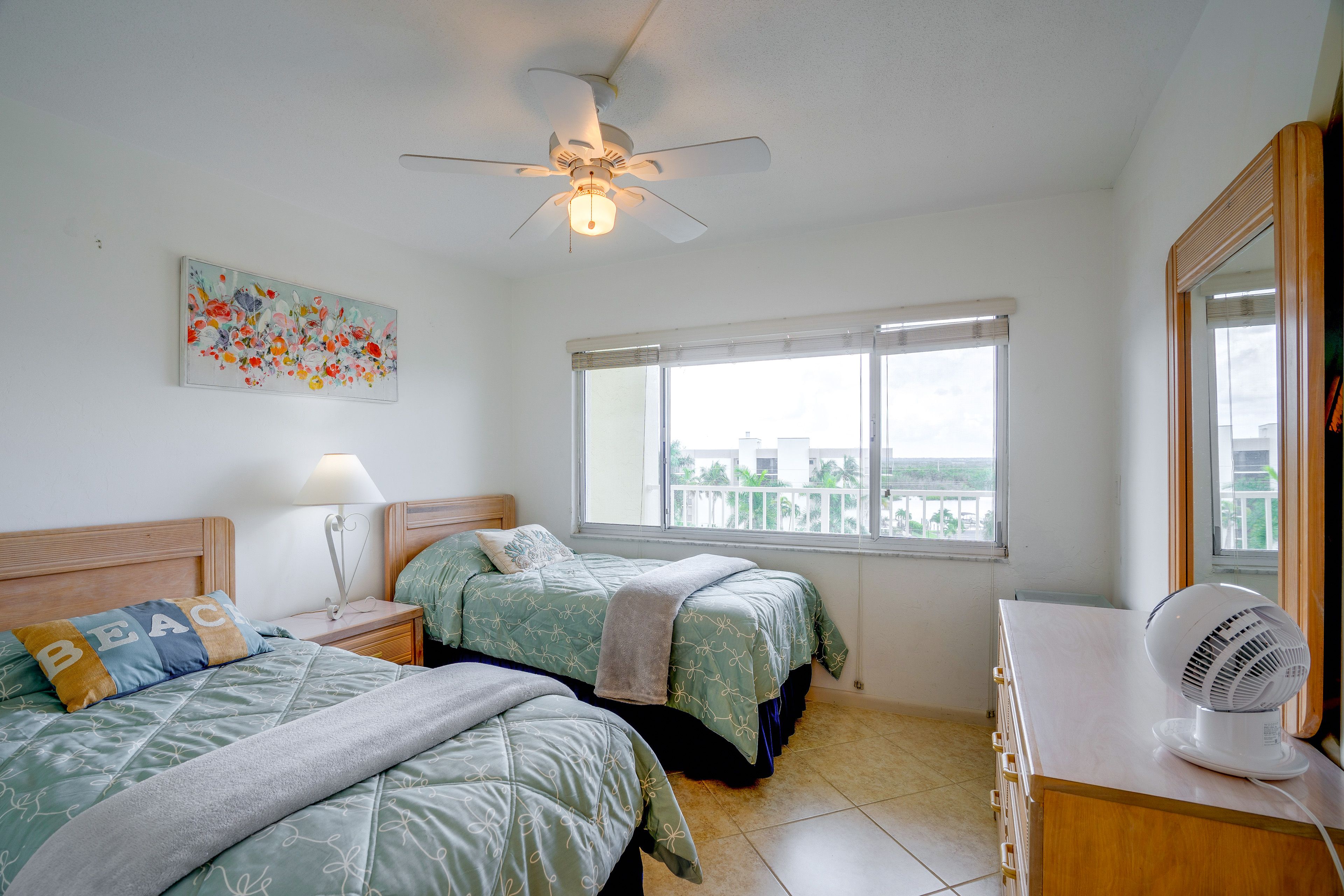Bedroom 2 | 2 Twin Beds