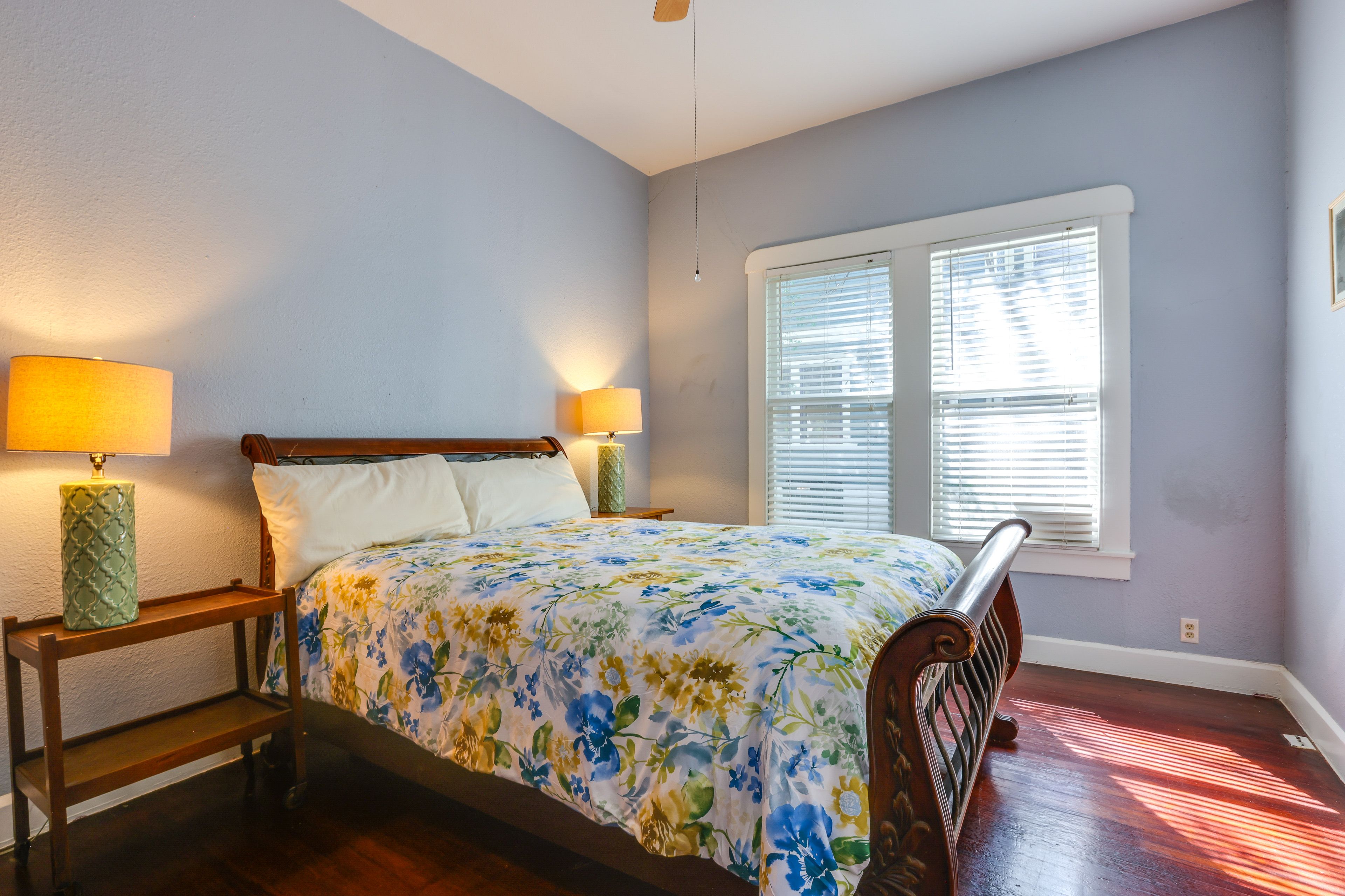 Bedroom 1 | Queen Bed