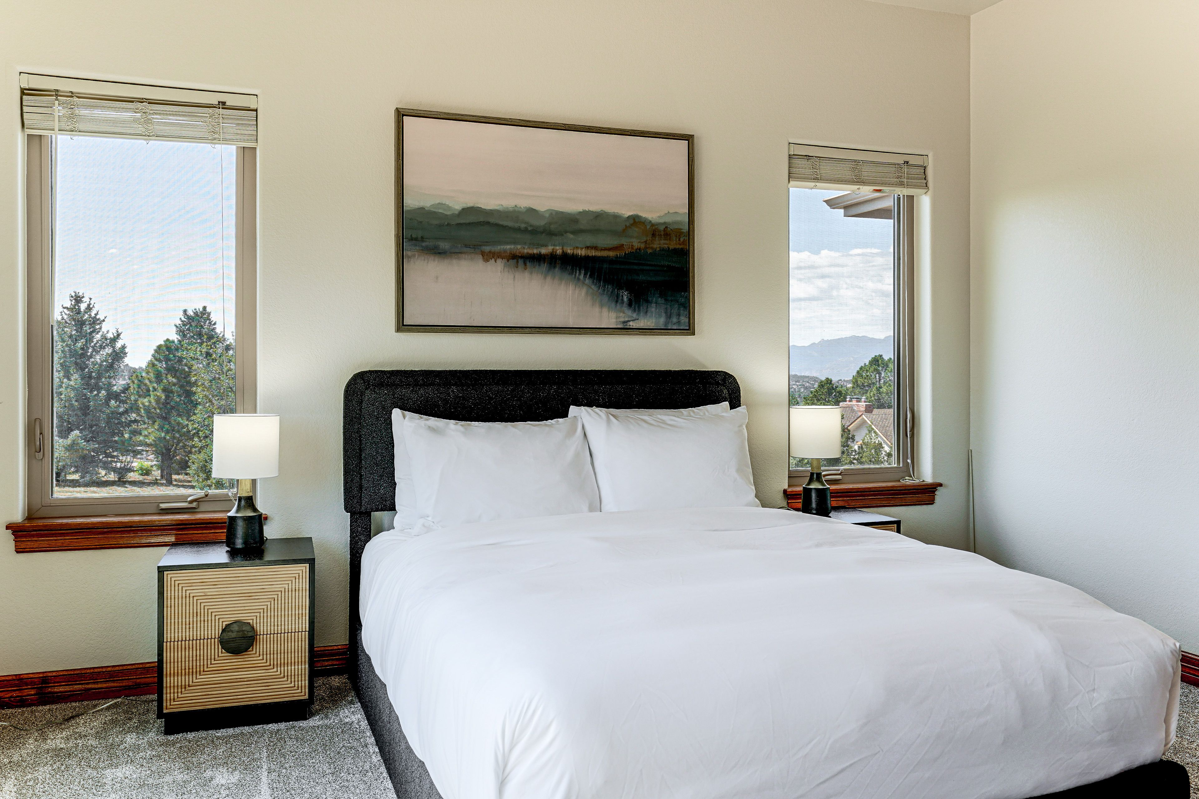 Bedroom 2 | Queen Bed | Main Floor