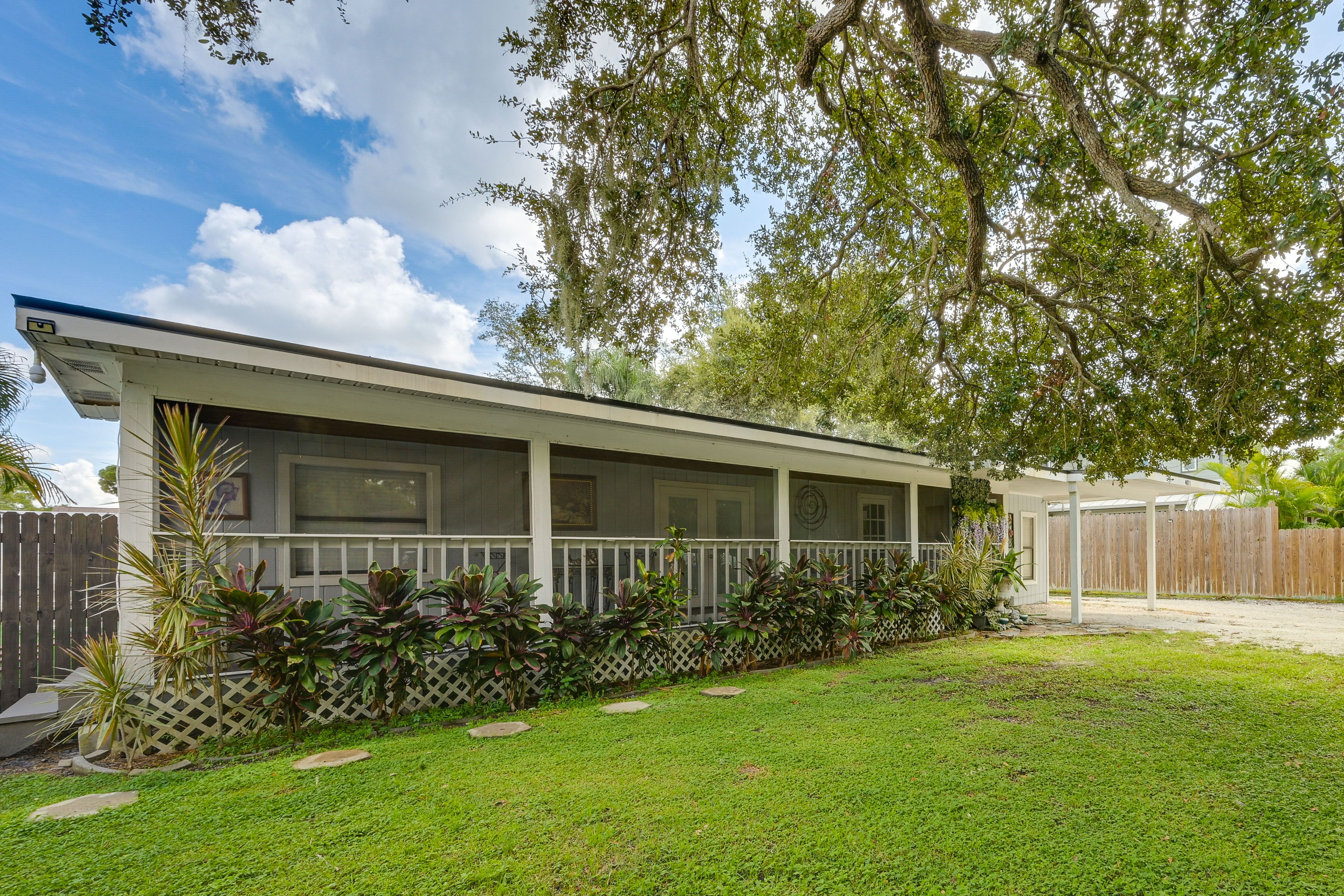 Exterior | Shared Driveway (1 Vehicle)