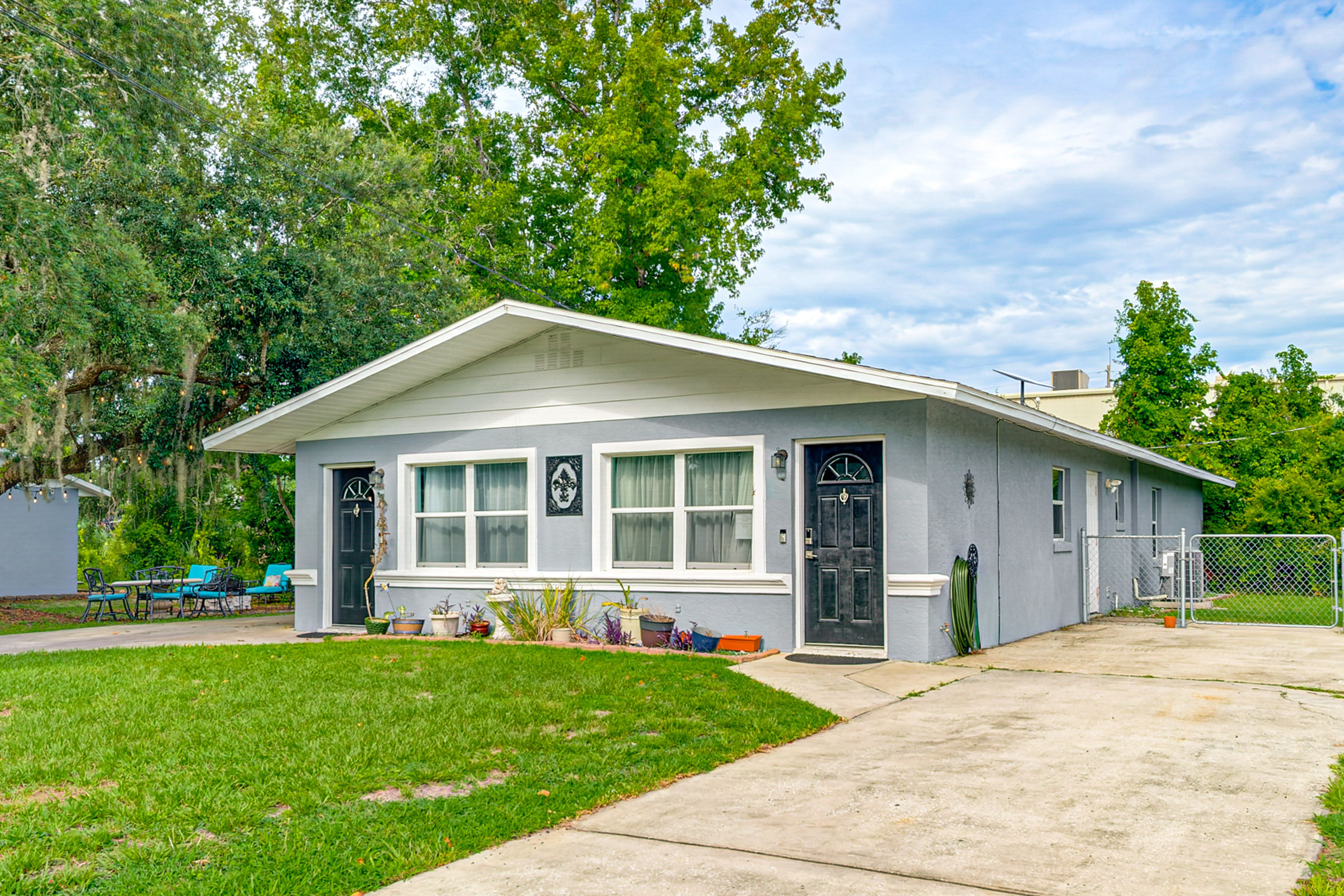 Parking | Driveway | RV/Trailer/Boat Parking Allowed