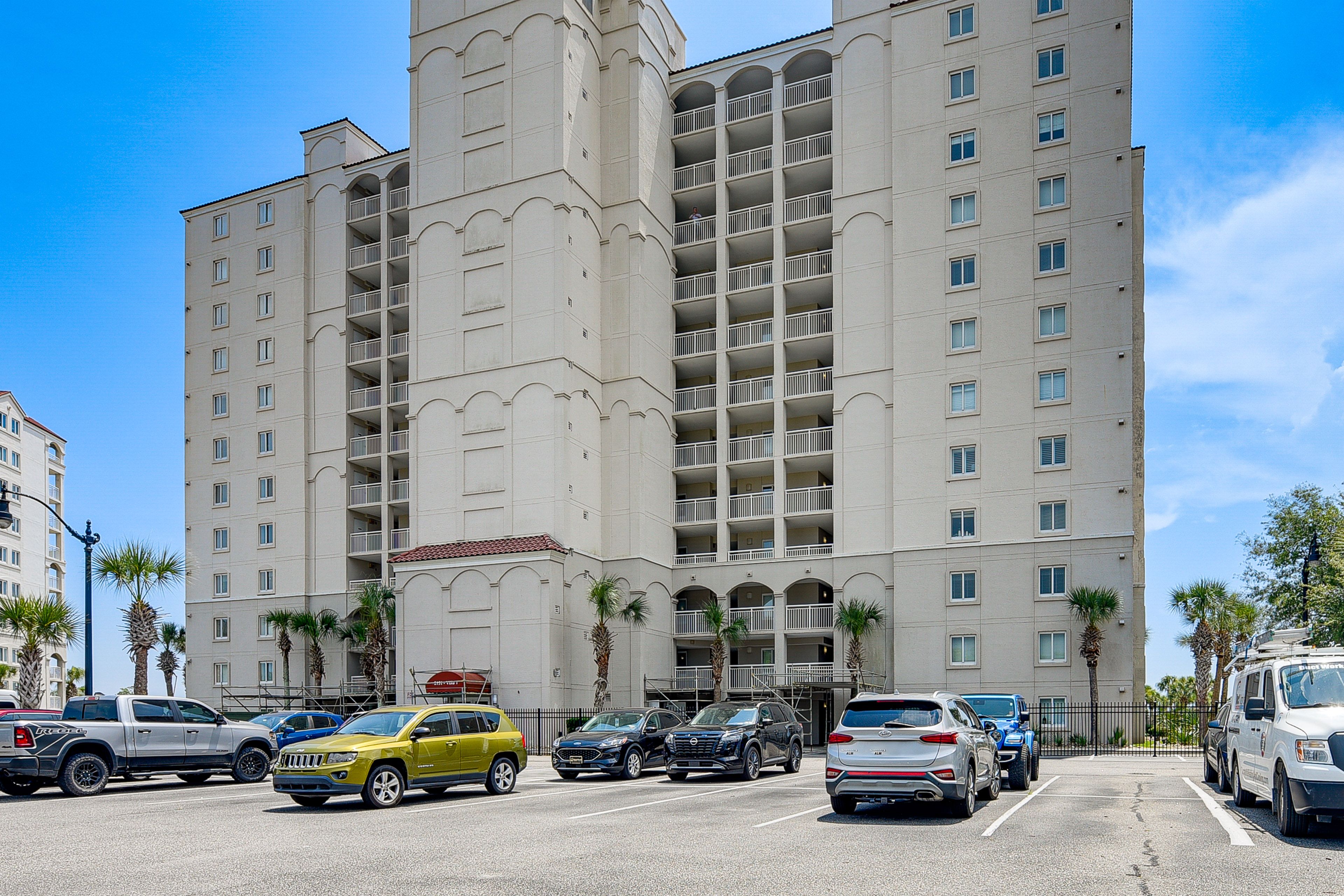 Parking | Community Lot (First-Come, First-Served)