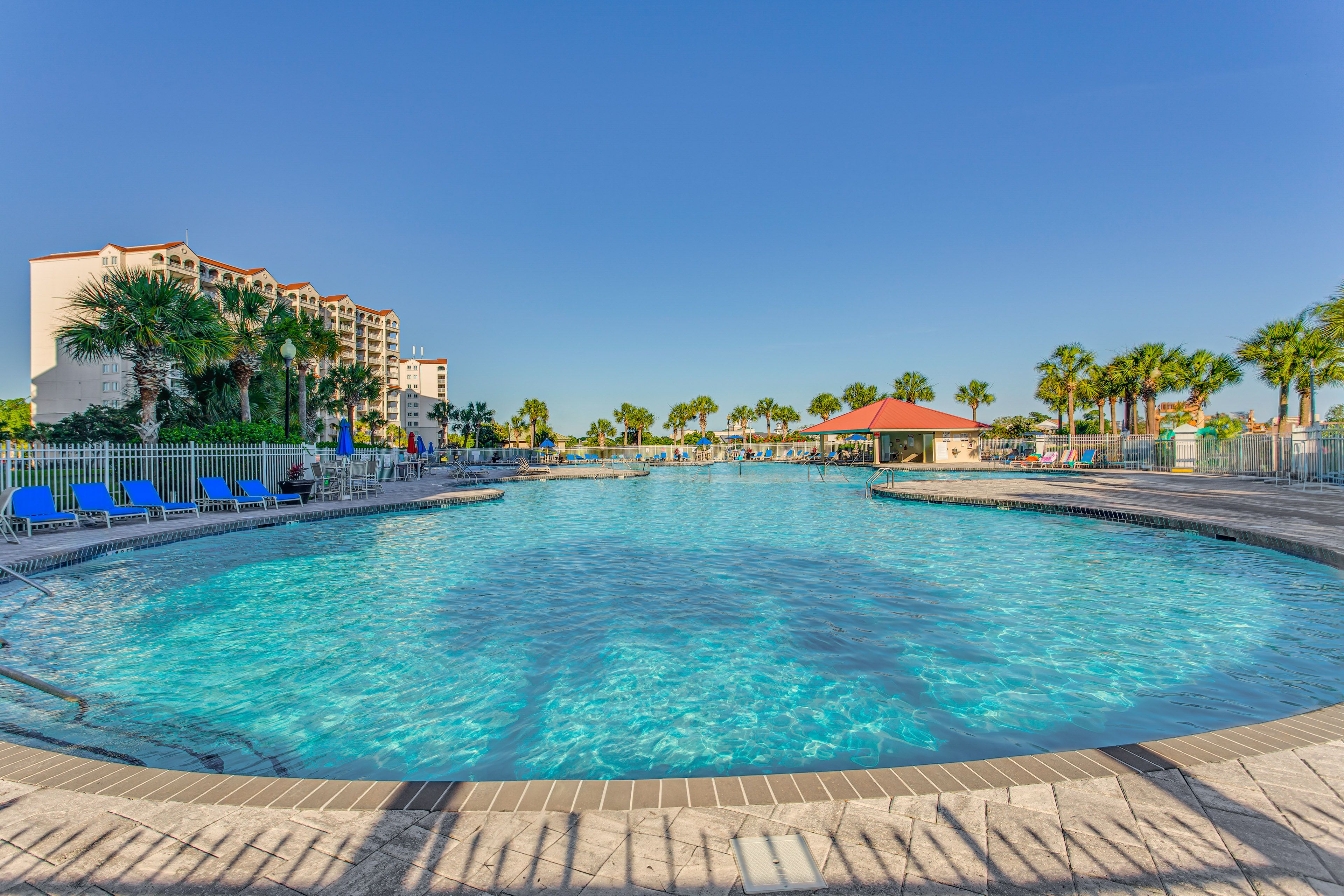Yacht Club Villas | Community Pool
