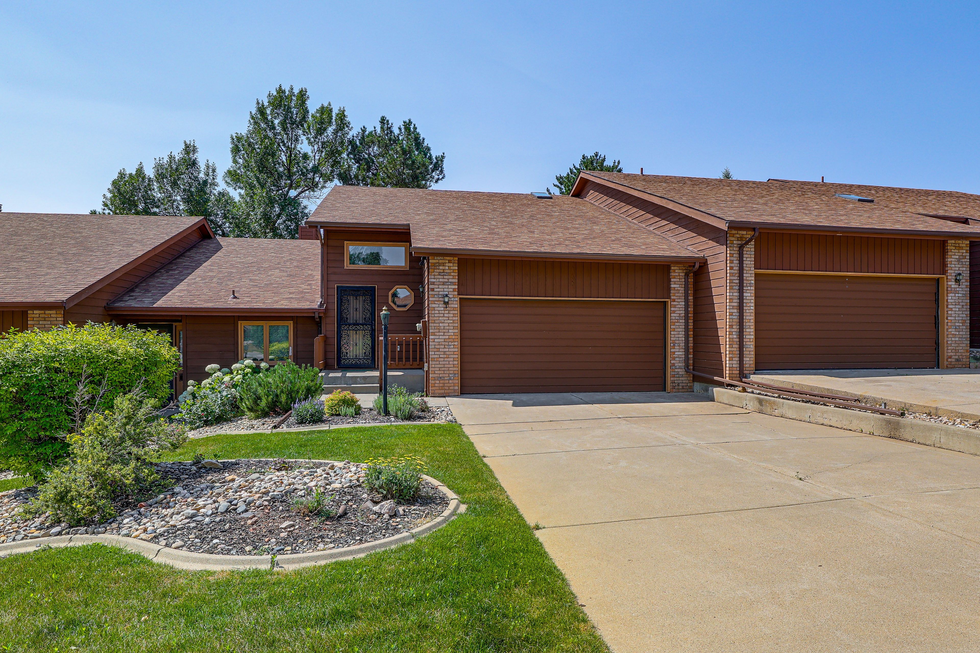 Exterior | Parking | Garage (2 Vehicles) | Driveway (2 Vehicles)