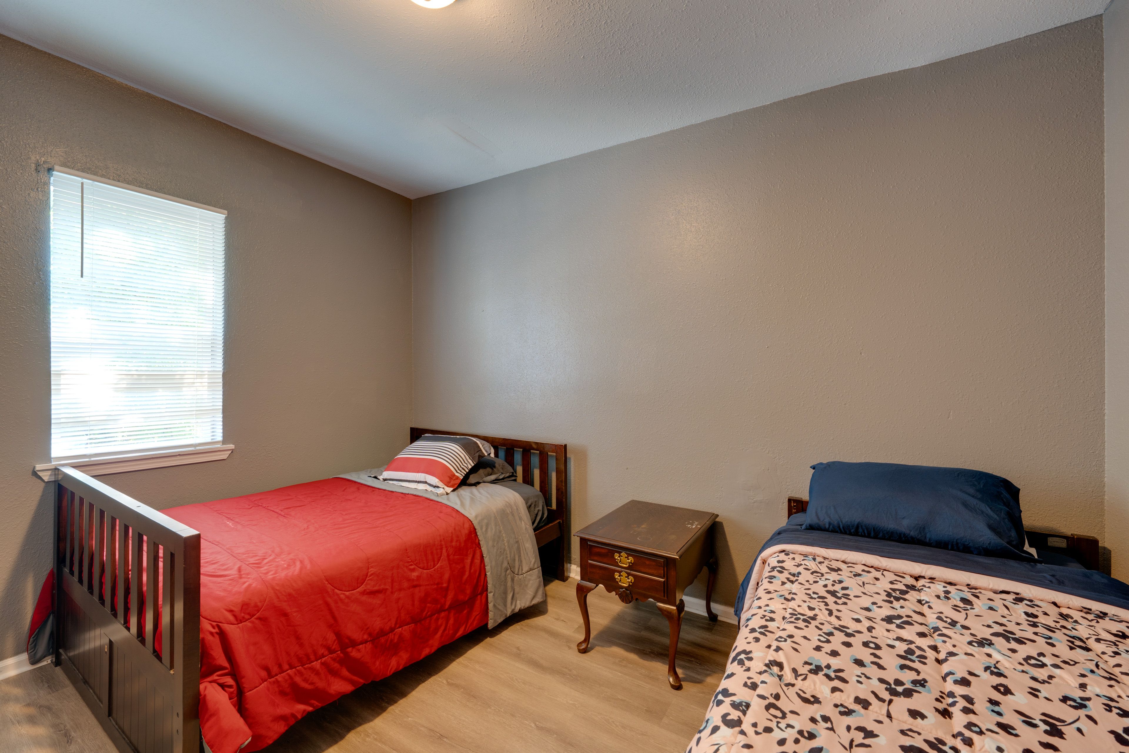 Bedroom 2 | Full Bed | Twin Bed | 1st Floor