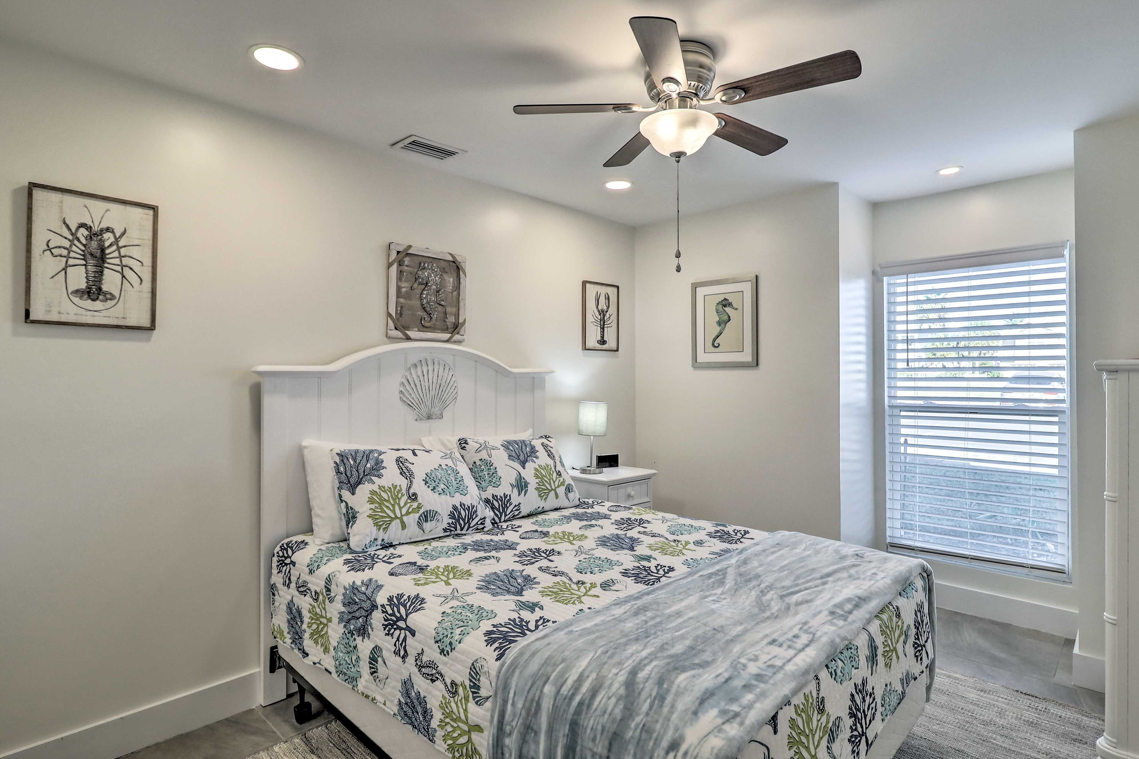 Unit A | Bedroom 2 | Queen Bed