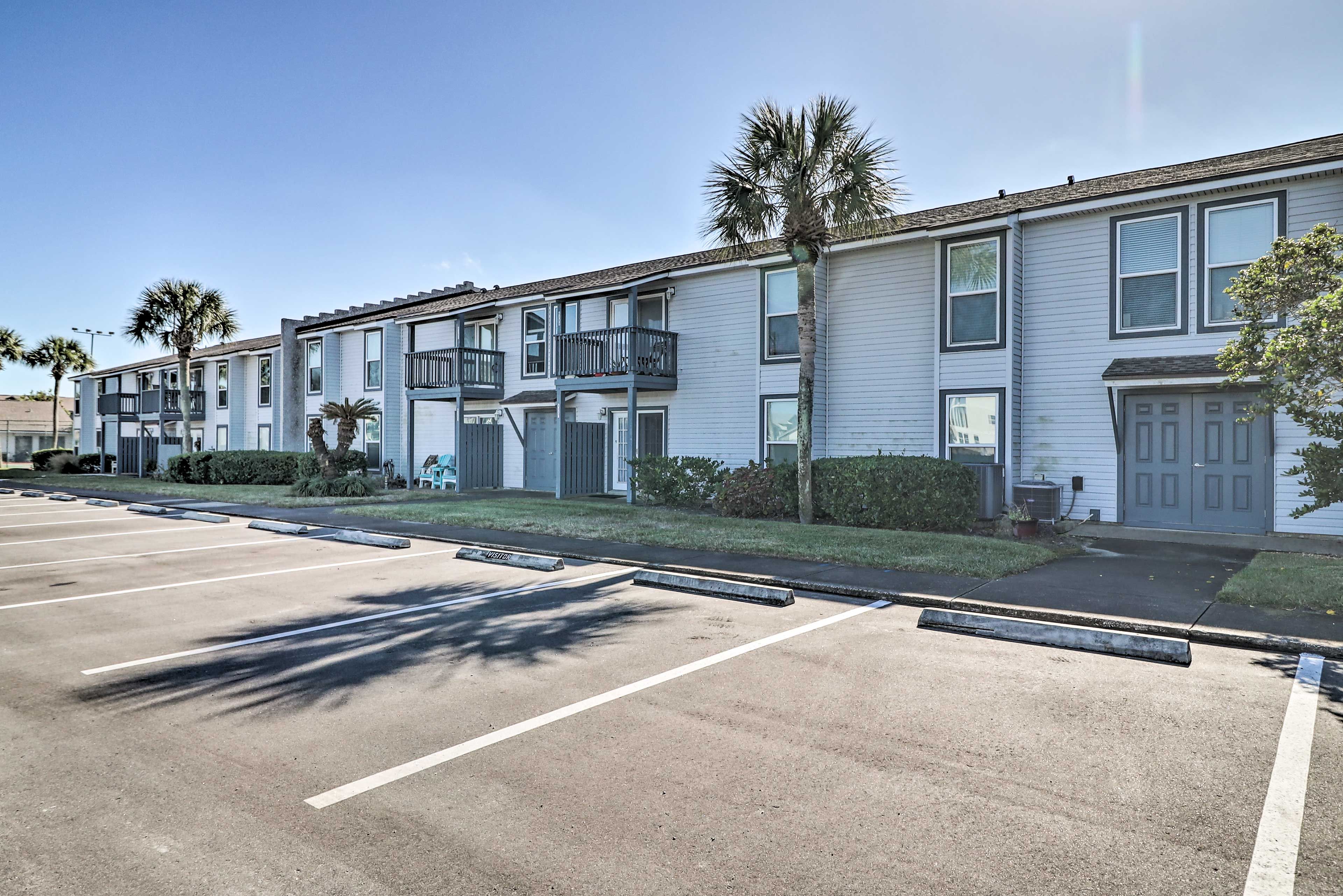 Property Exterior | Single-Story Condos