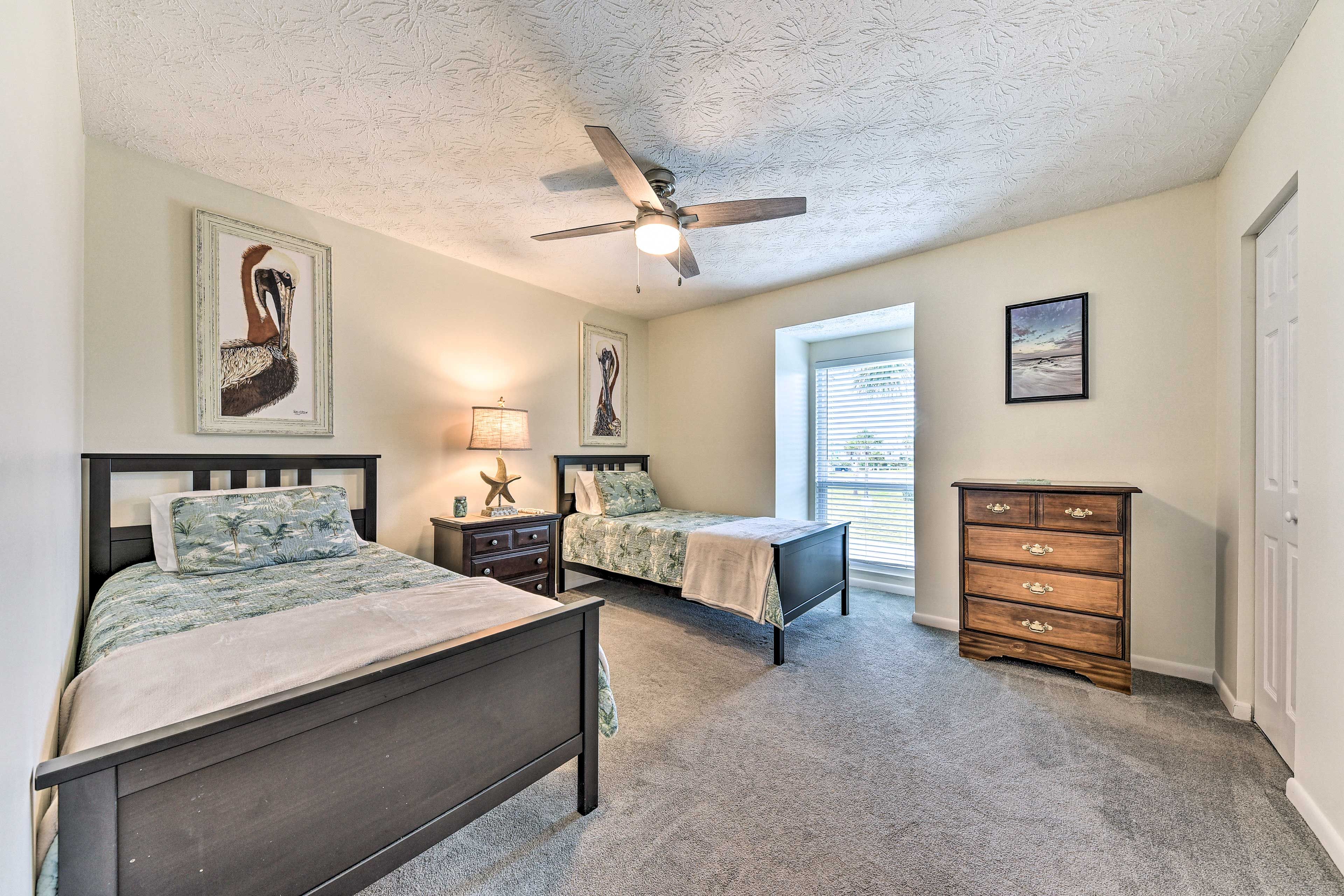 Unit B | Bedroom 2 | 2 Twin Beds