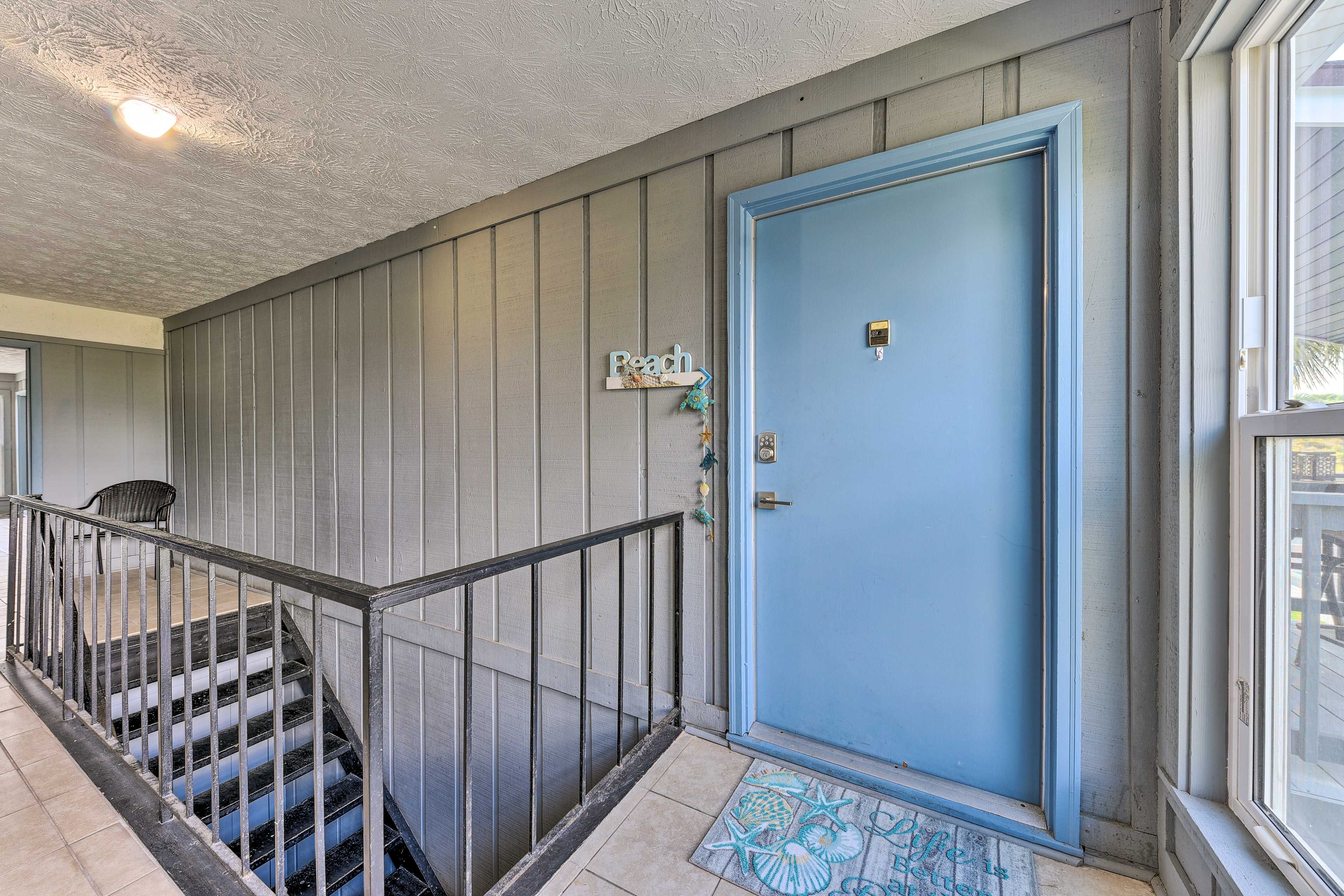 Unit B | Entrance