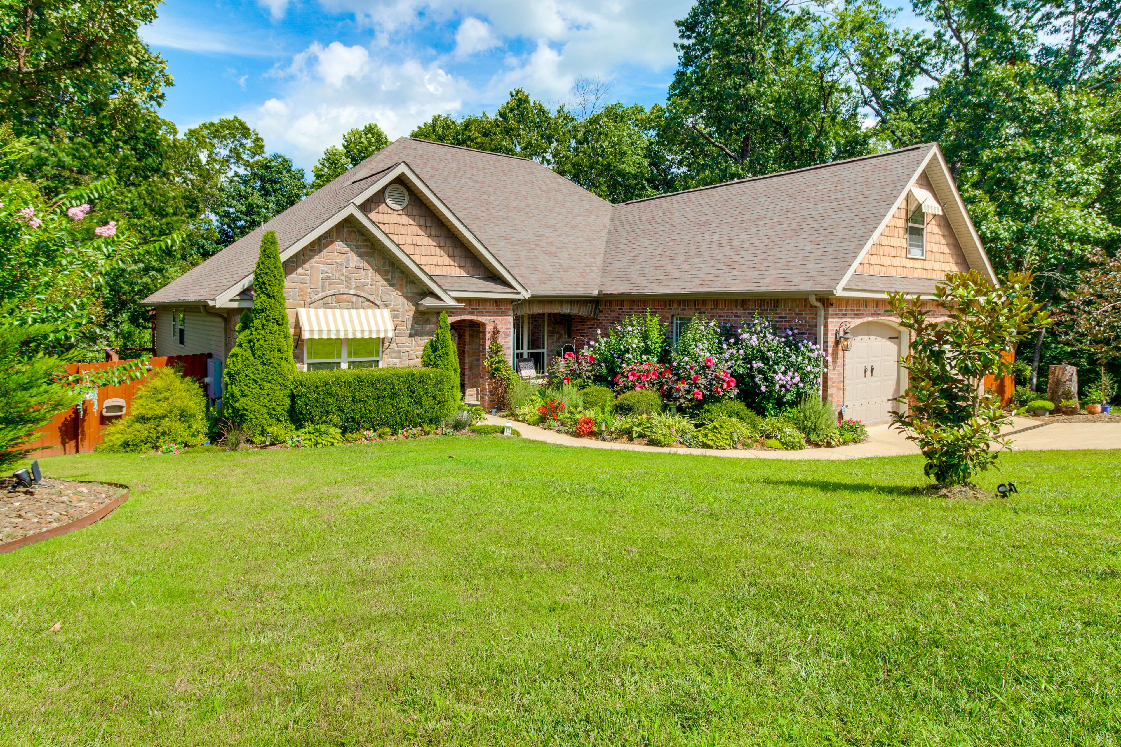 Bella Vista Vacation Rental | 3BR | 2.5BA | 2,751 Sq Ft | 1 Step to Enter