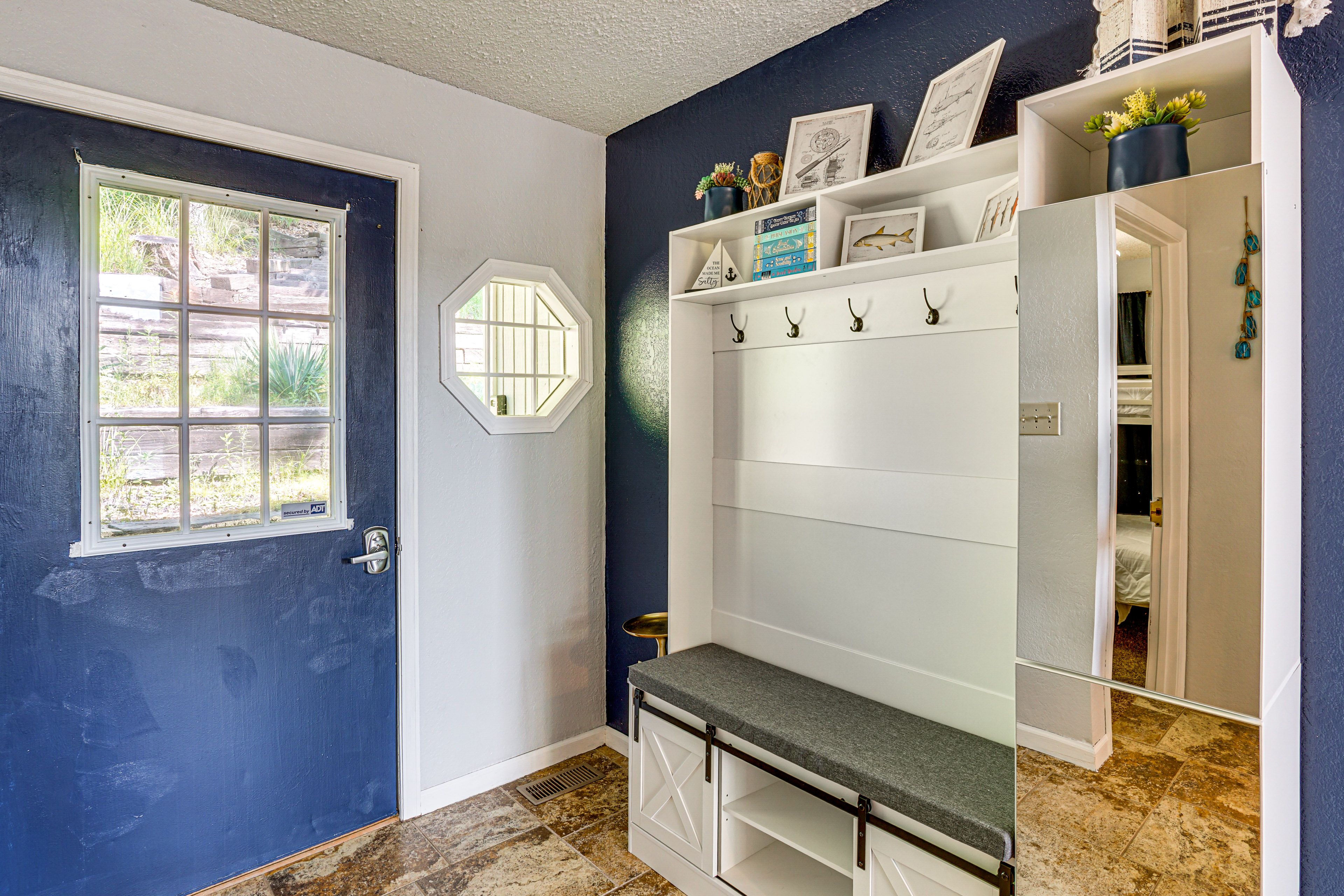 Entry | Upper Level
