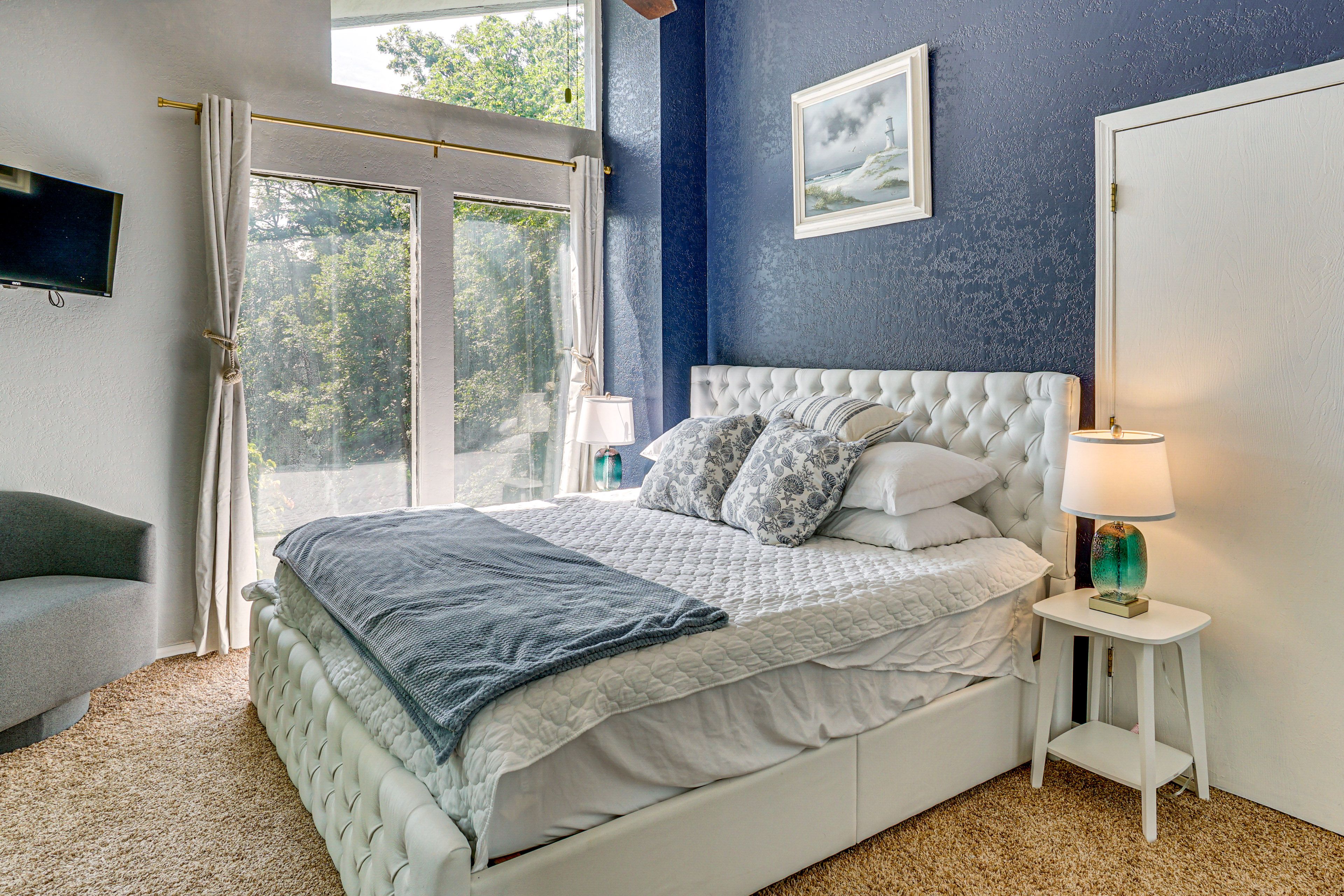 Bedroom 1 | Upper Level | King Bed | Full Futon | Balcony Access