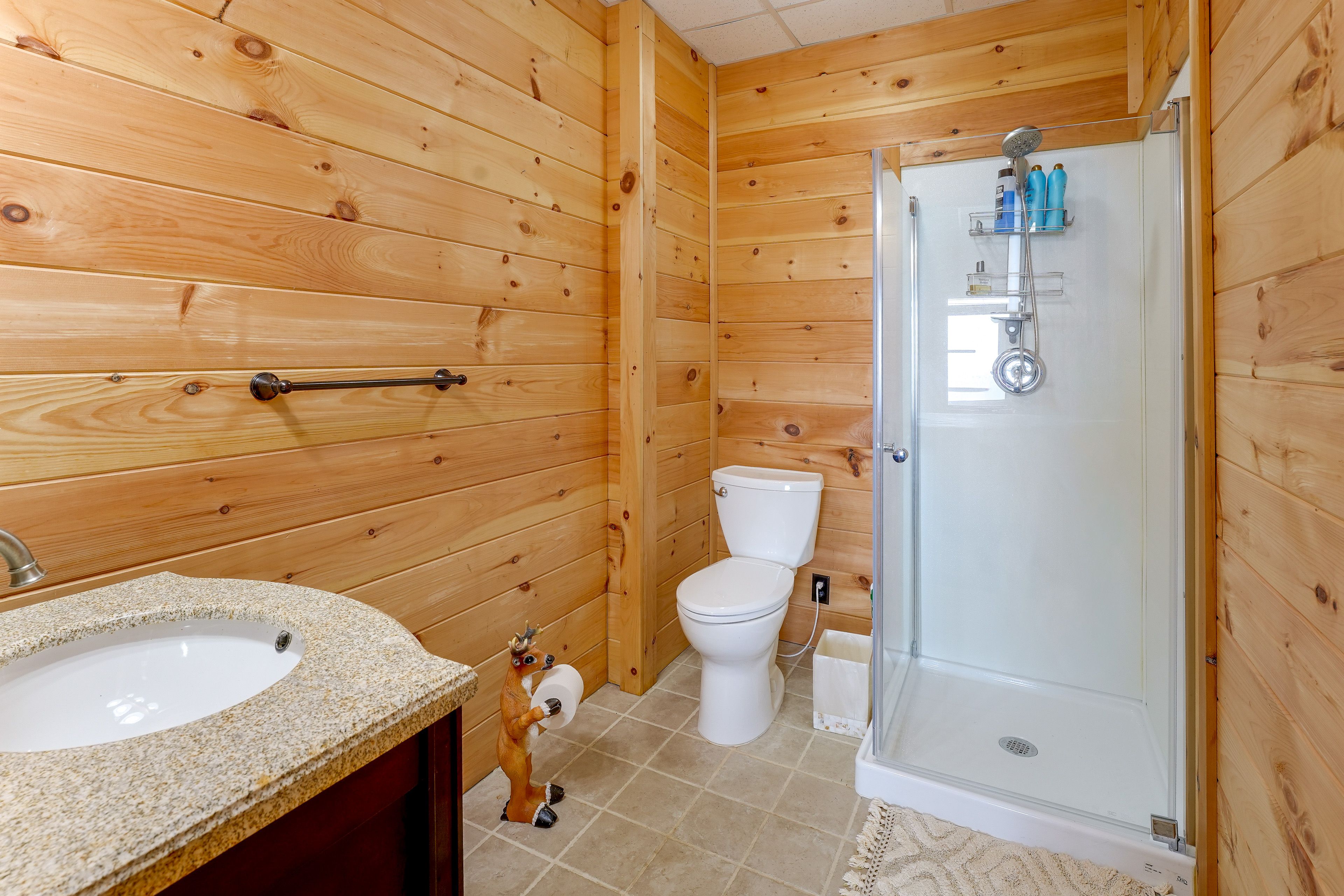 En-Suite Bathroom | Lower Floor