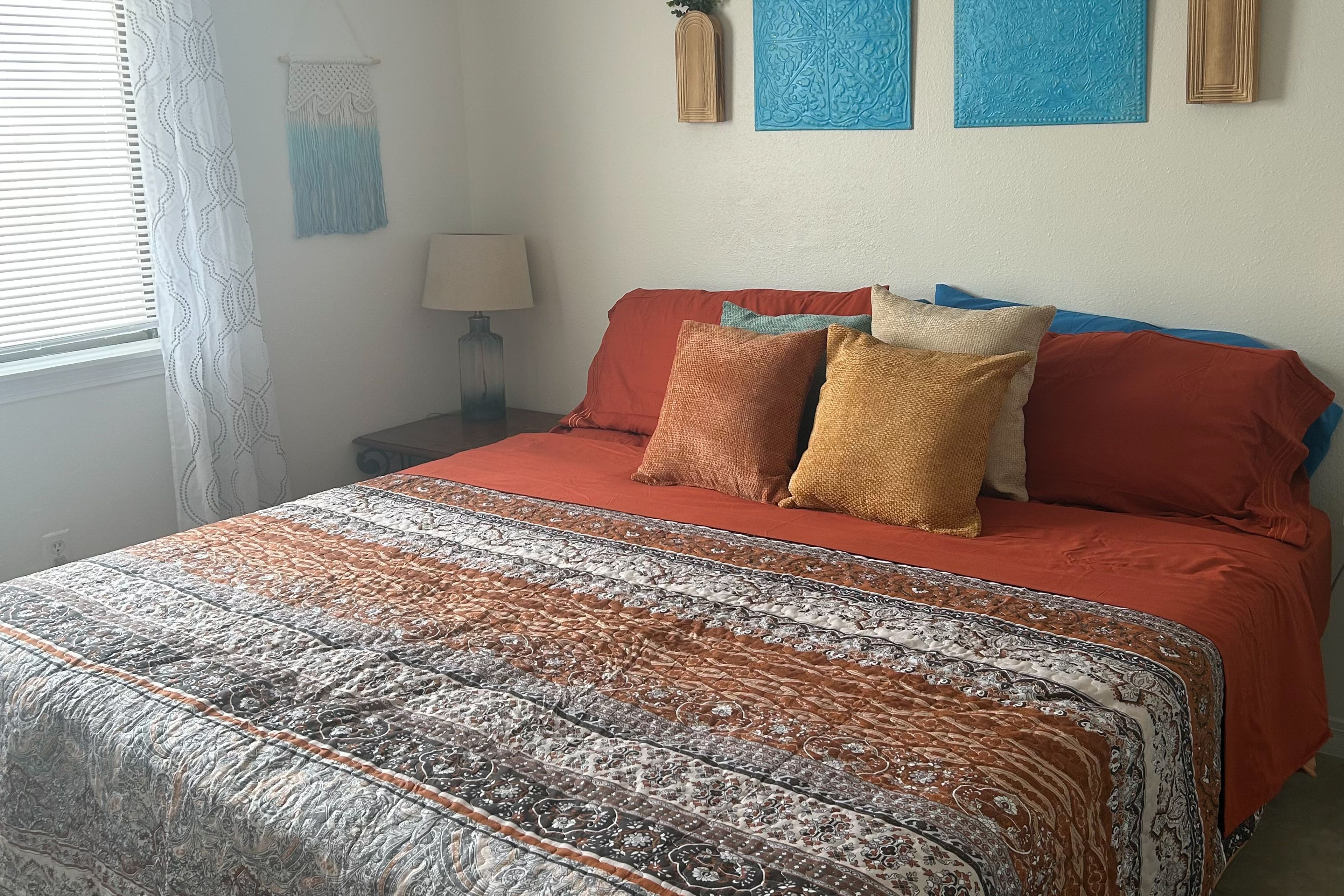 Bedroom 1 | King Bed