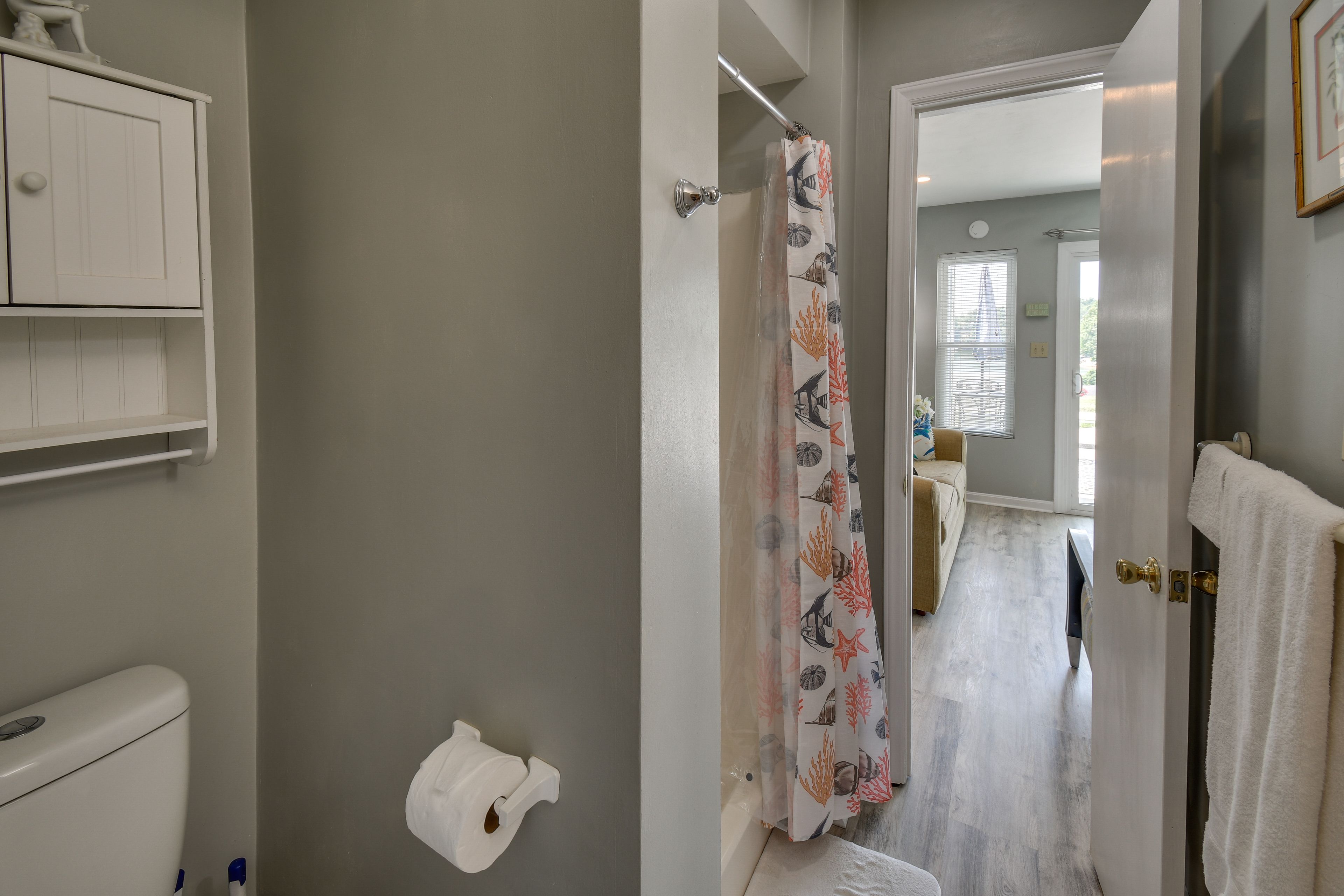 Full Bathroom