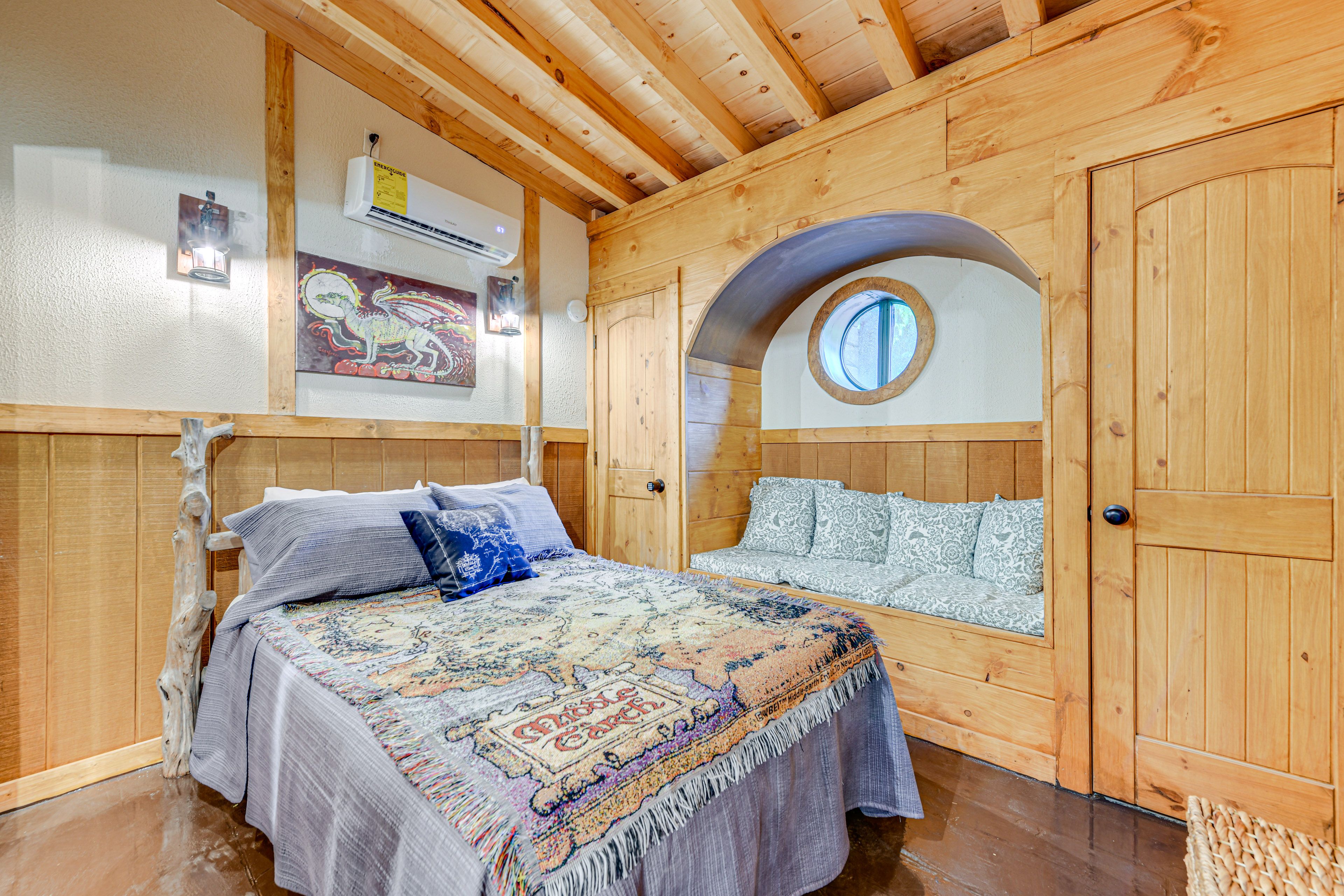 Hobbit House | Bedroom 2 | Full Bed
