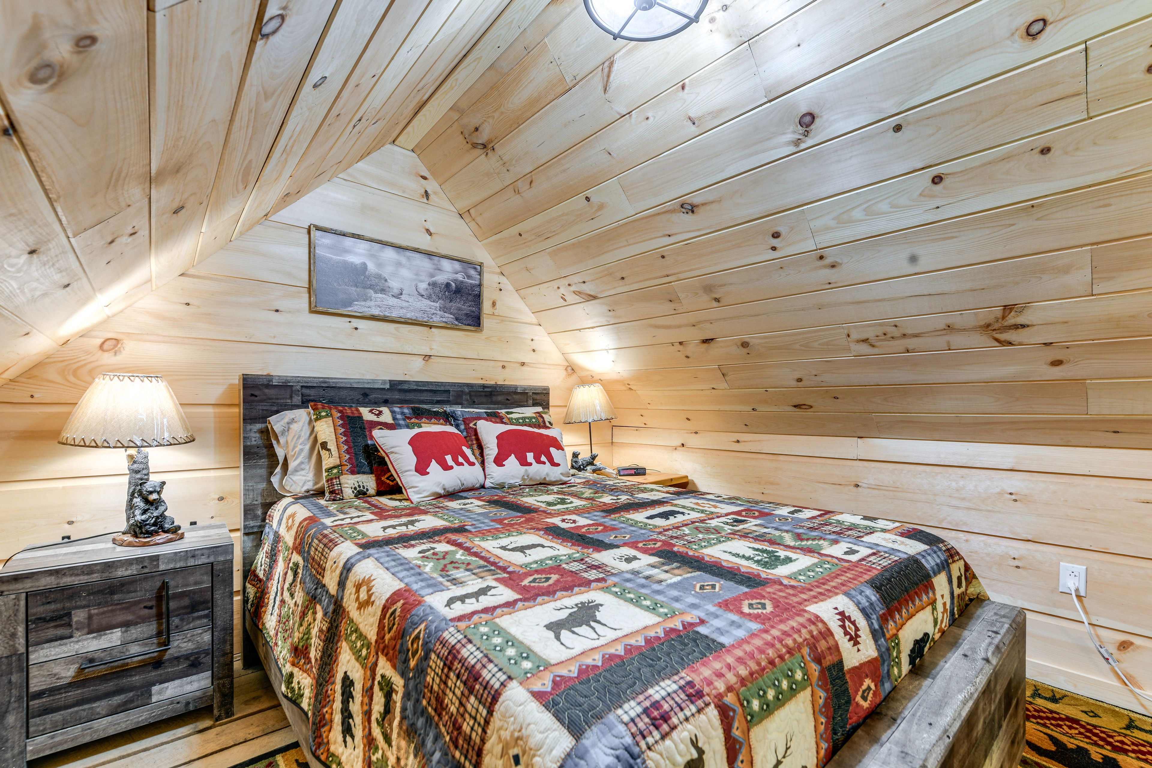 Prancing Pony | Bedroom 4 (Loft) | Full Bed | 2nd Floor