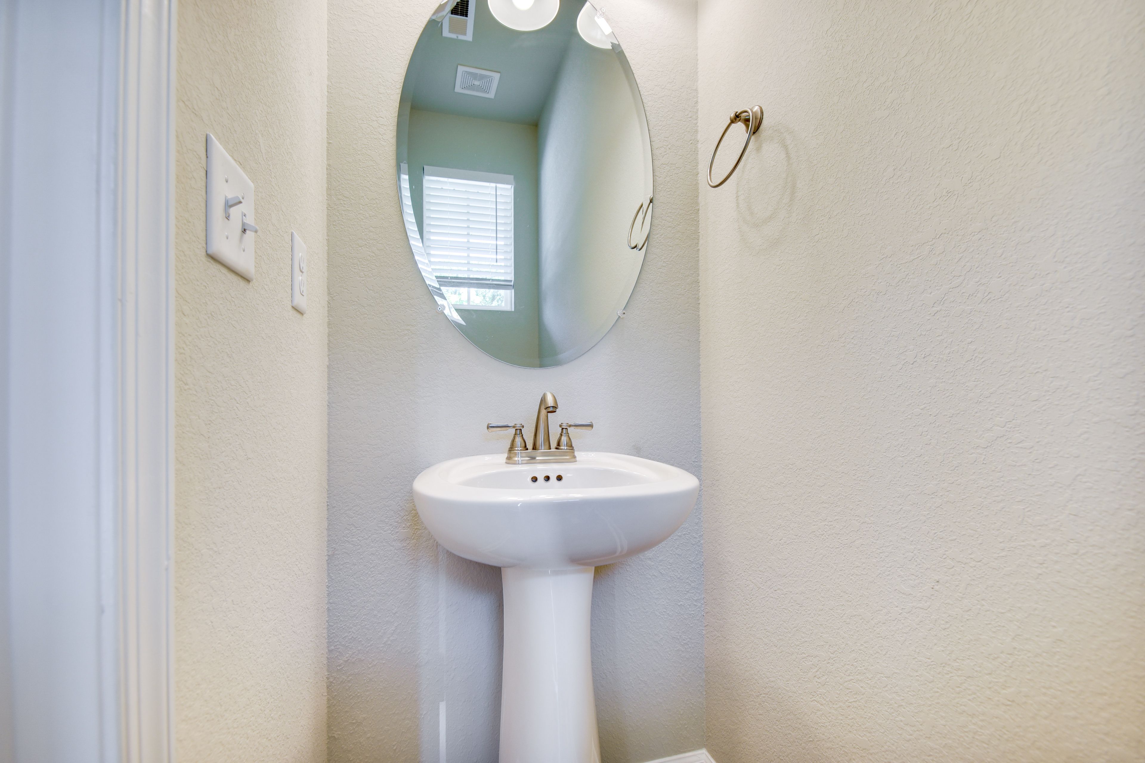 Half Bathroom | 1st Floor
