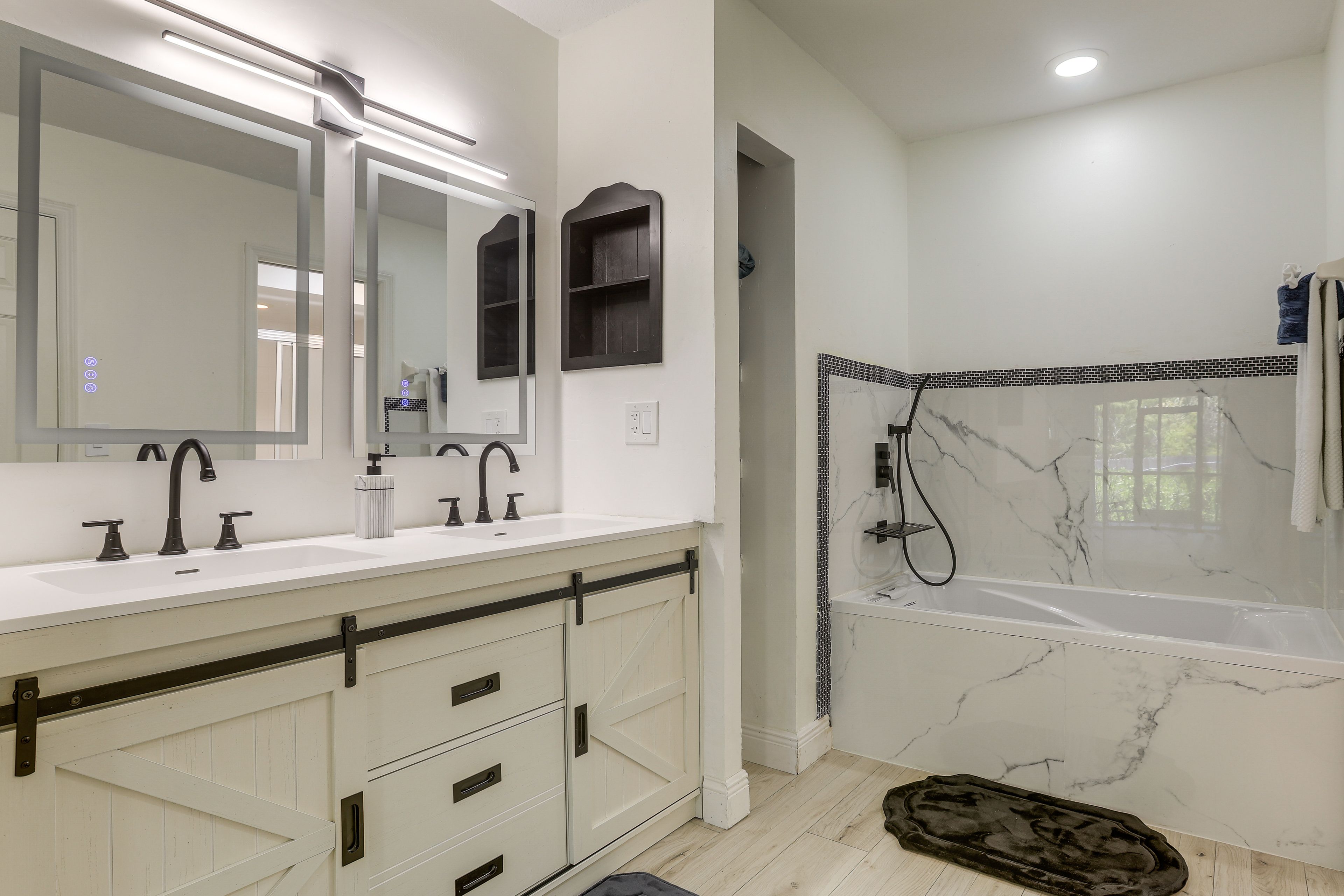 Full Bathroom | 1st Floor