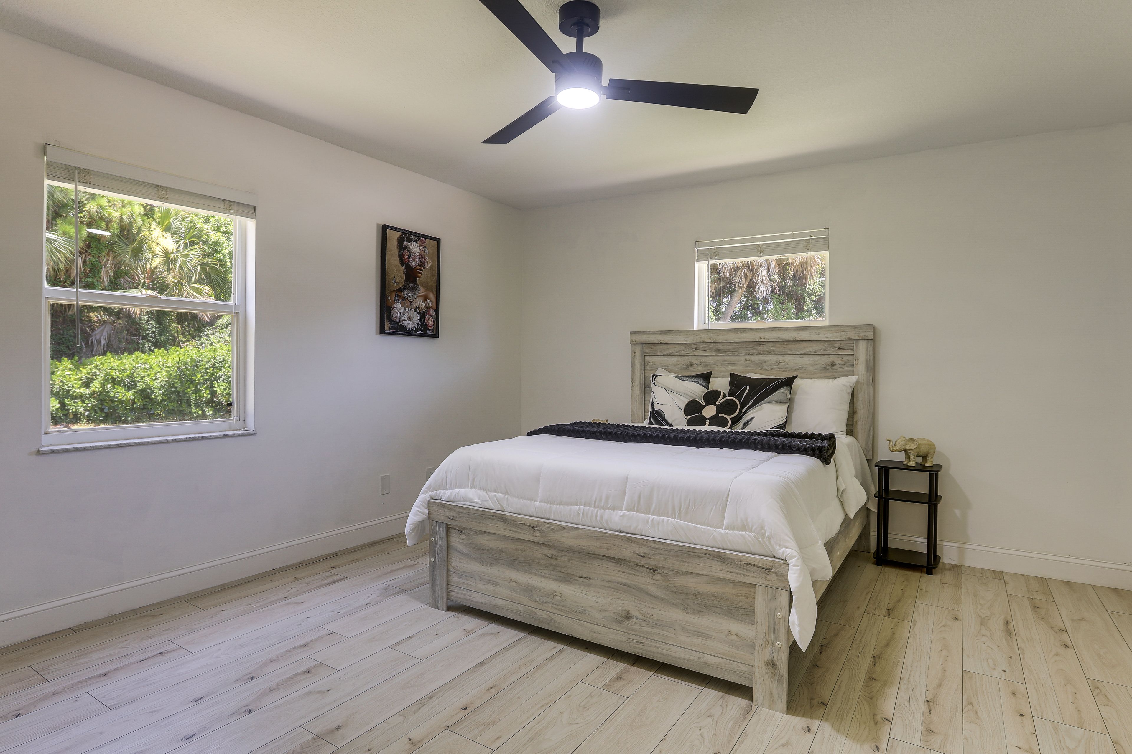 Bedroom 2 | 1st Floor | Queen Bed