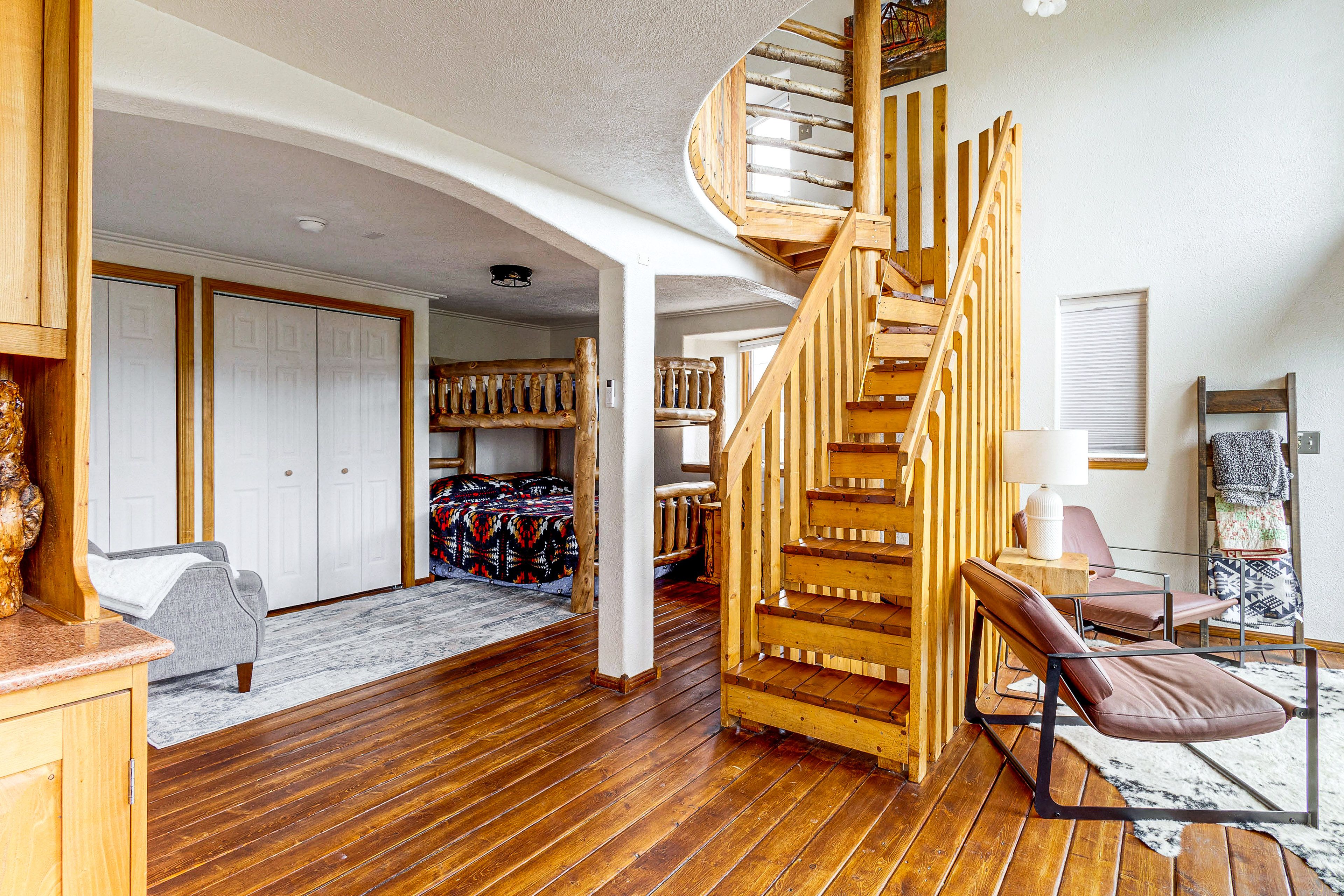 Loft | Queen Bunk Bed | Floor 2