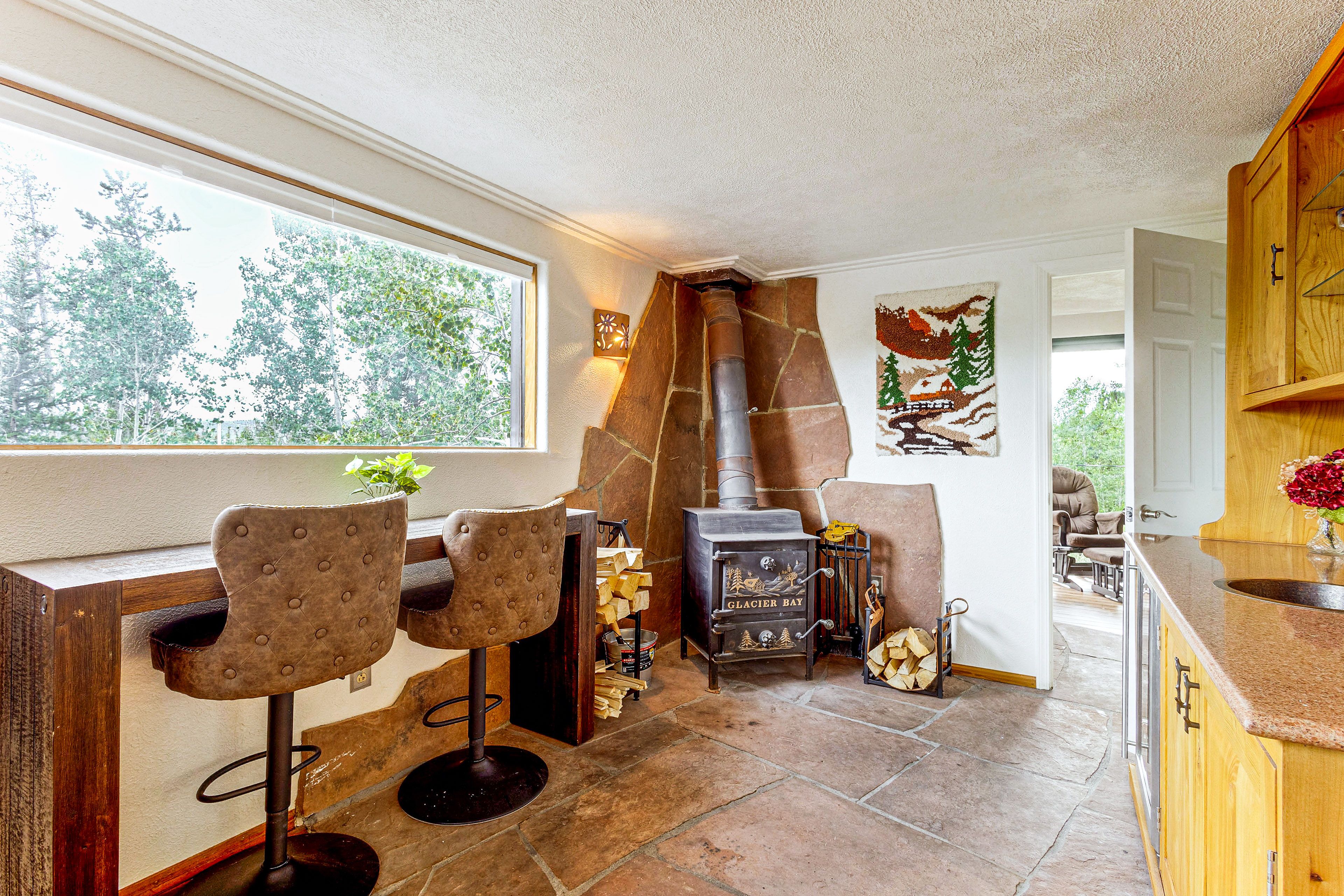 Loft | Wet Bar | Floor 2