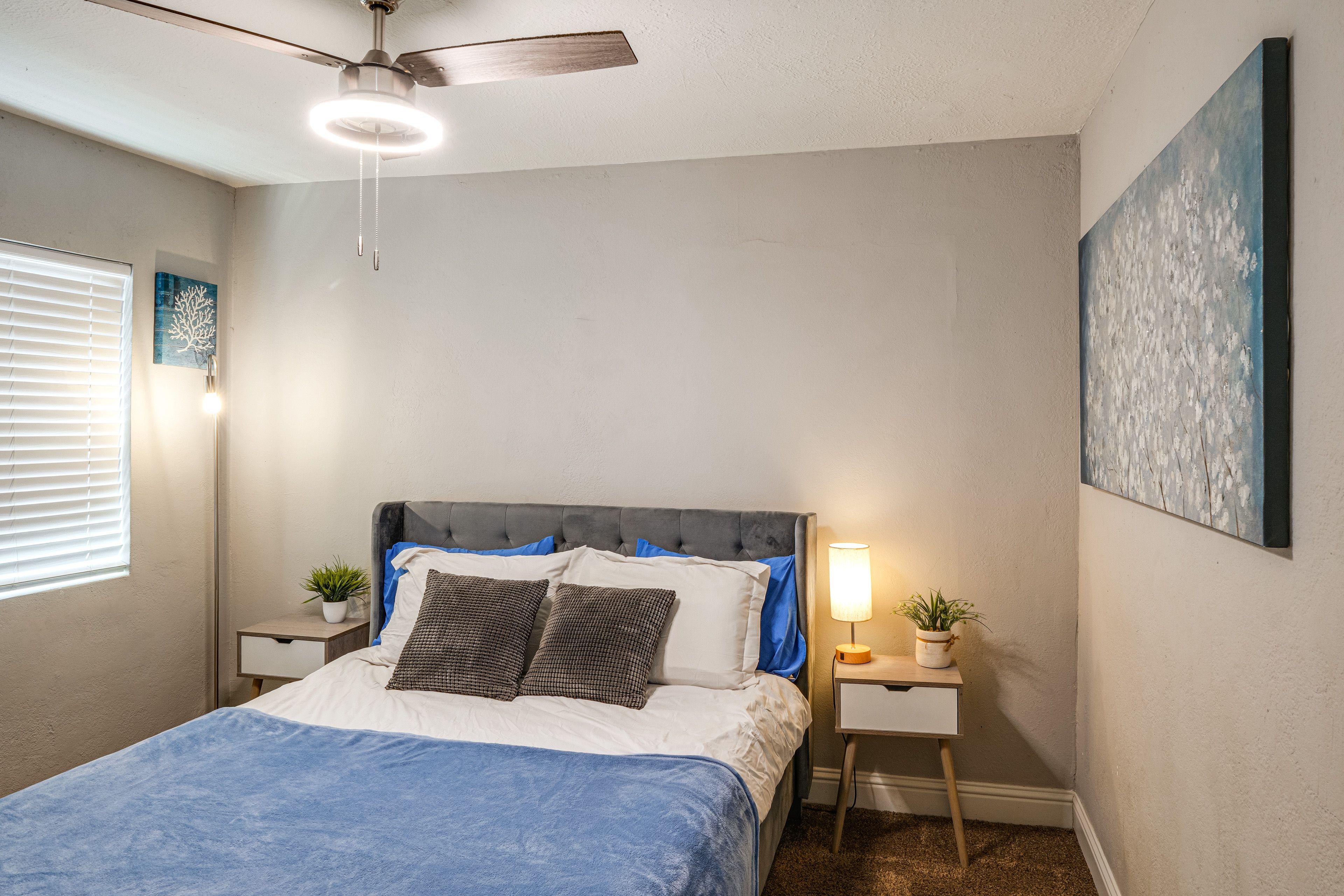 Bedroom | Queen Bed